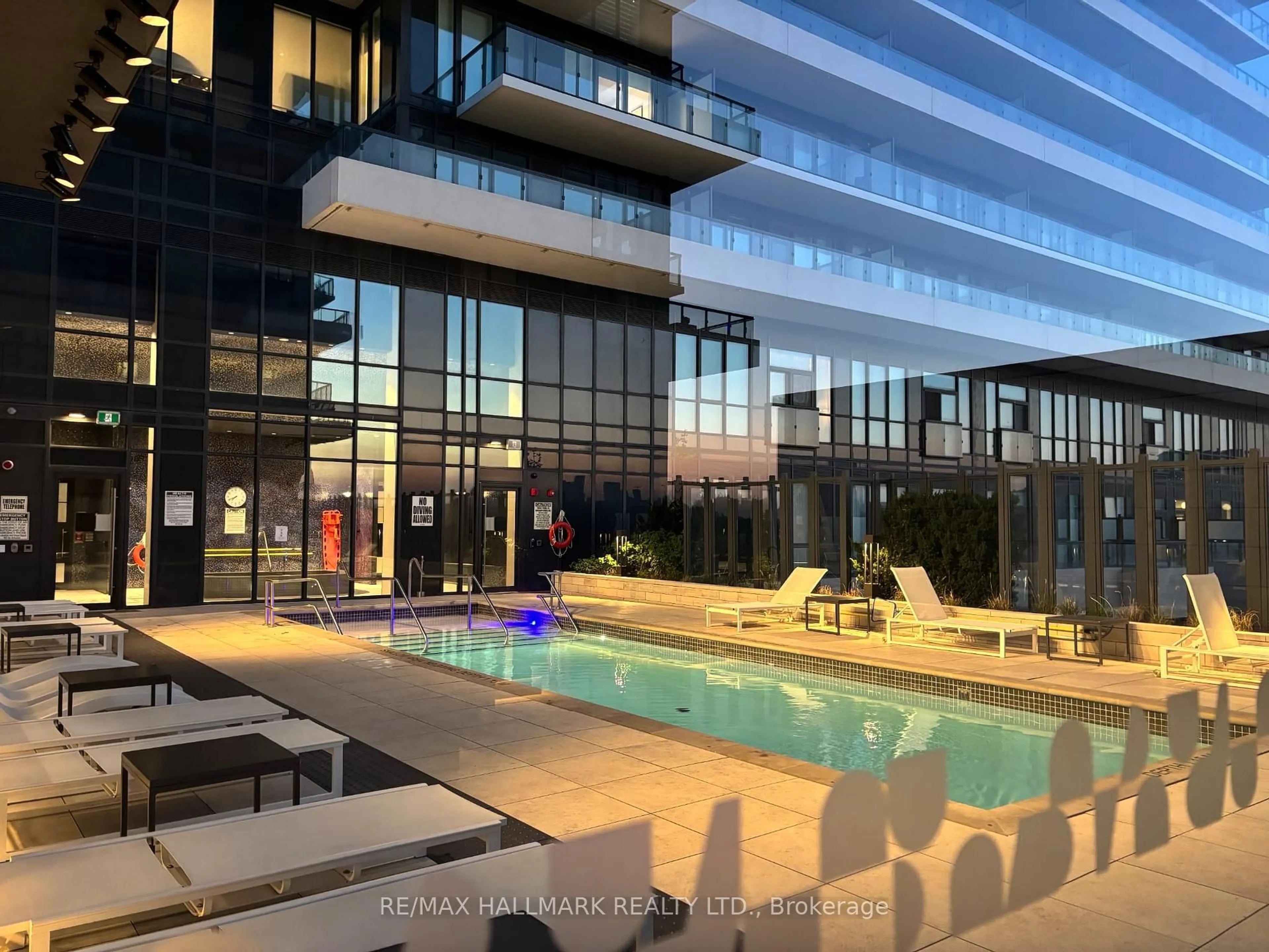 Pool for 20 Inn on the Park Dr #343, Toronto Ontario M3C 0P8