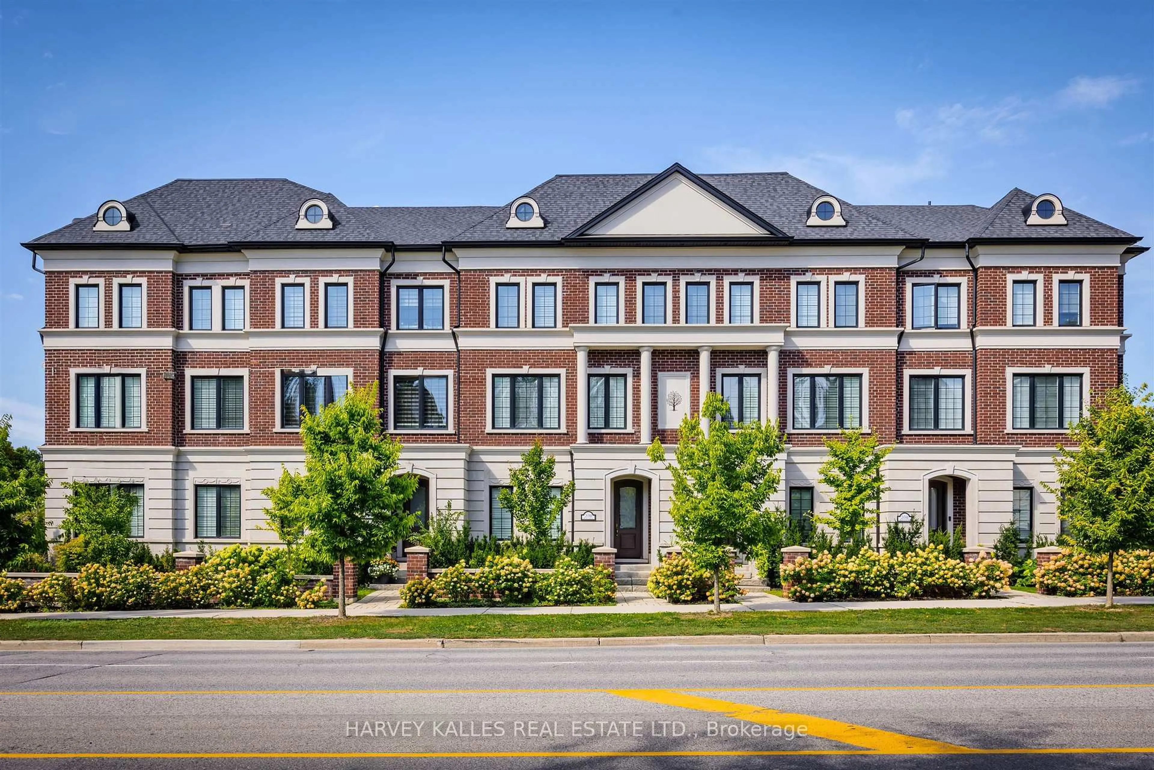 Home with brick exterior material, building for 2638A Bayview Ave, Toronto Ontario M2L 1B7