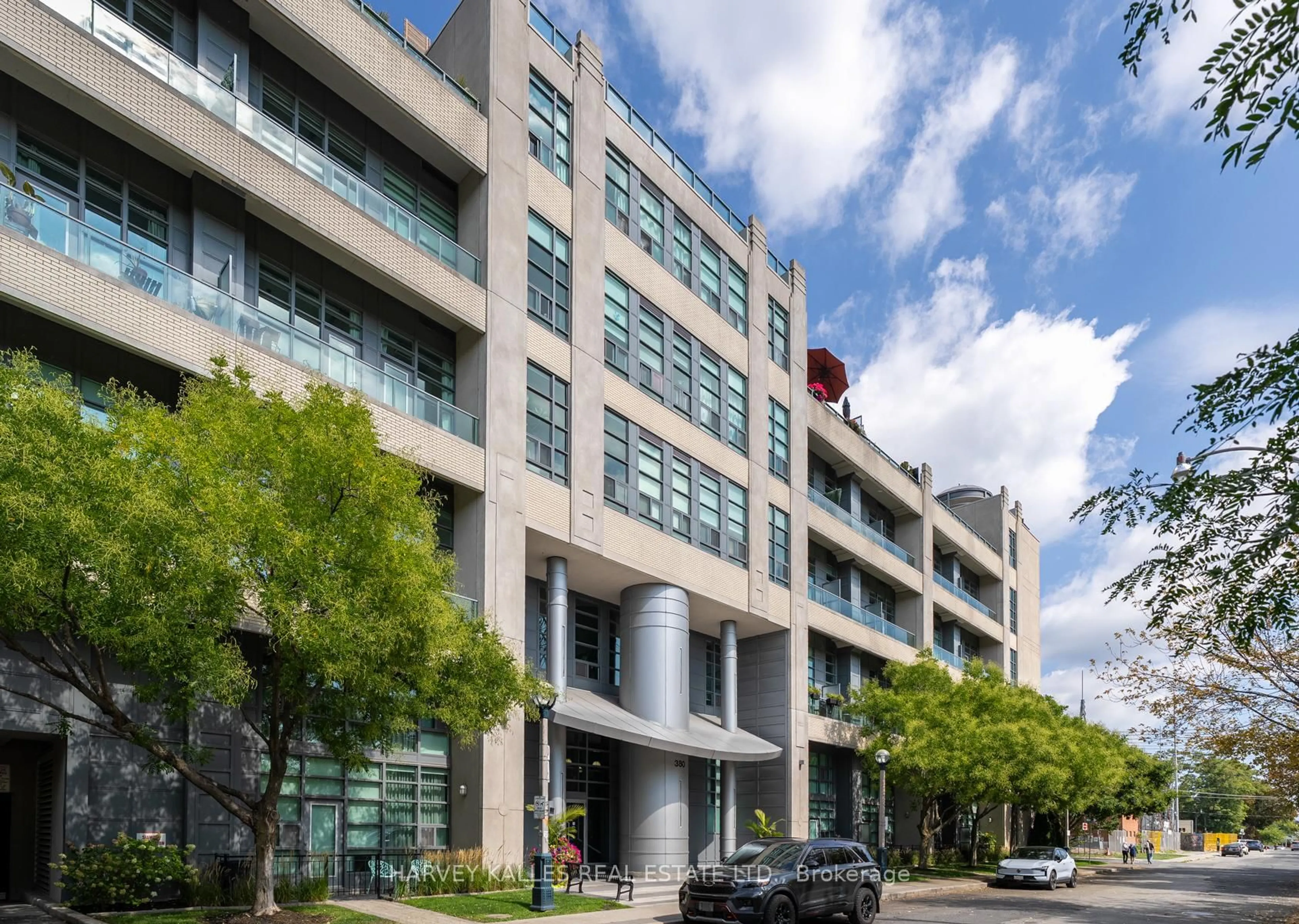 Indoor foyer for 380 Macpherson Ave #317, Toronto Ontario M4V 3E3