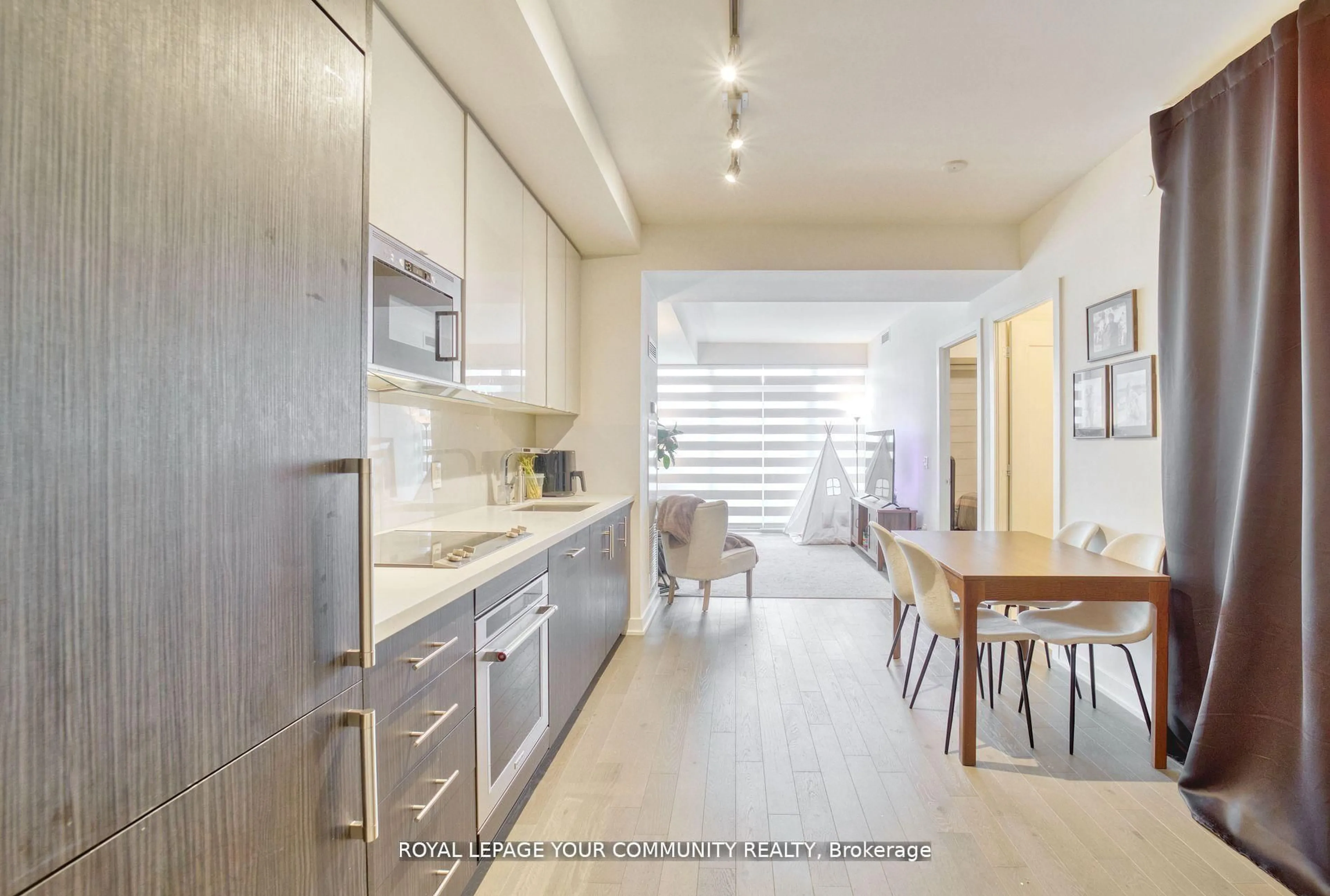 Open concept kitchen, unknown for 330 Richmond St #1711, Toronto Ontario M5V 1X2