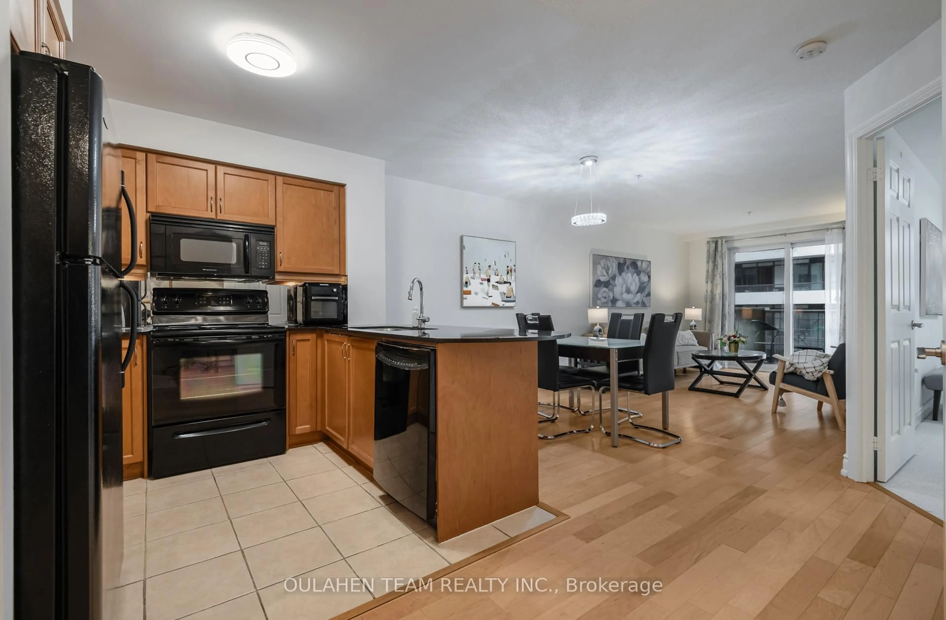 Standard kitchen, unknown for 12 Rean Dr #310, Toronto Ontario M2K 3C6