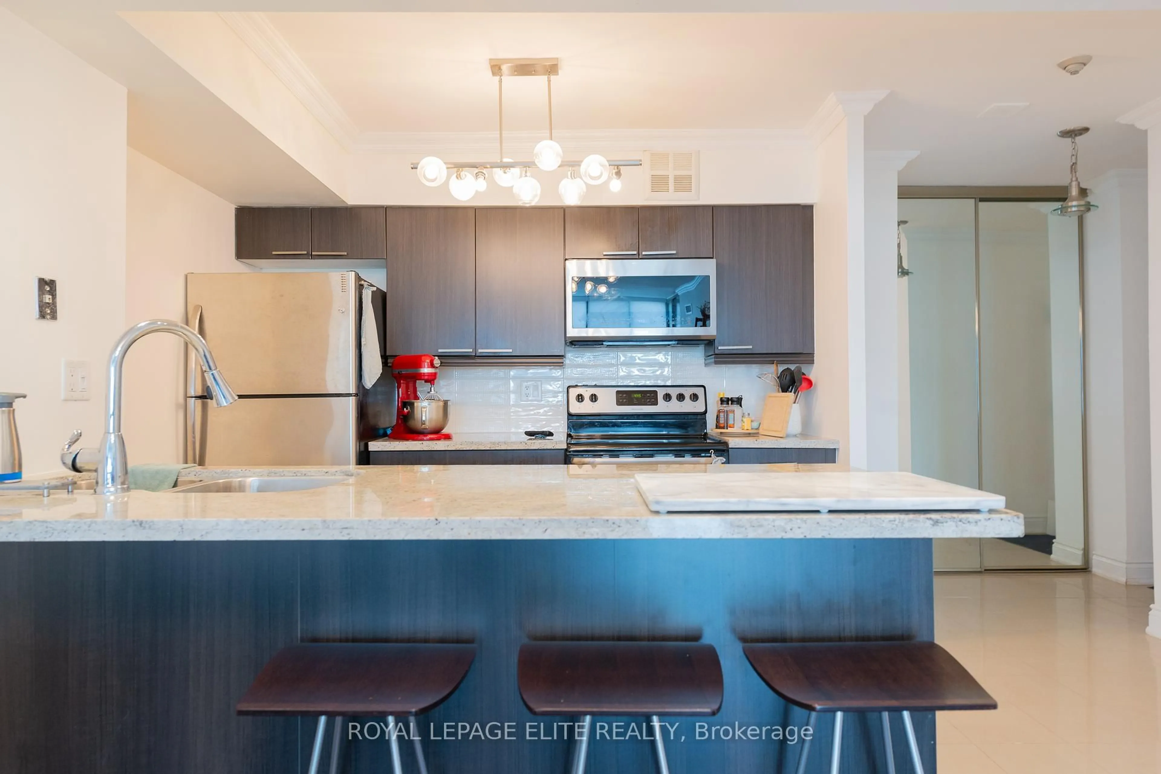 Open concept kitchen, unknown for 95 LOMBARD St #904, Toronto Ontario M5C 2V3