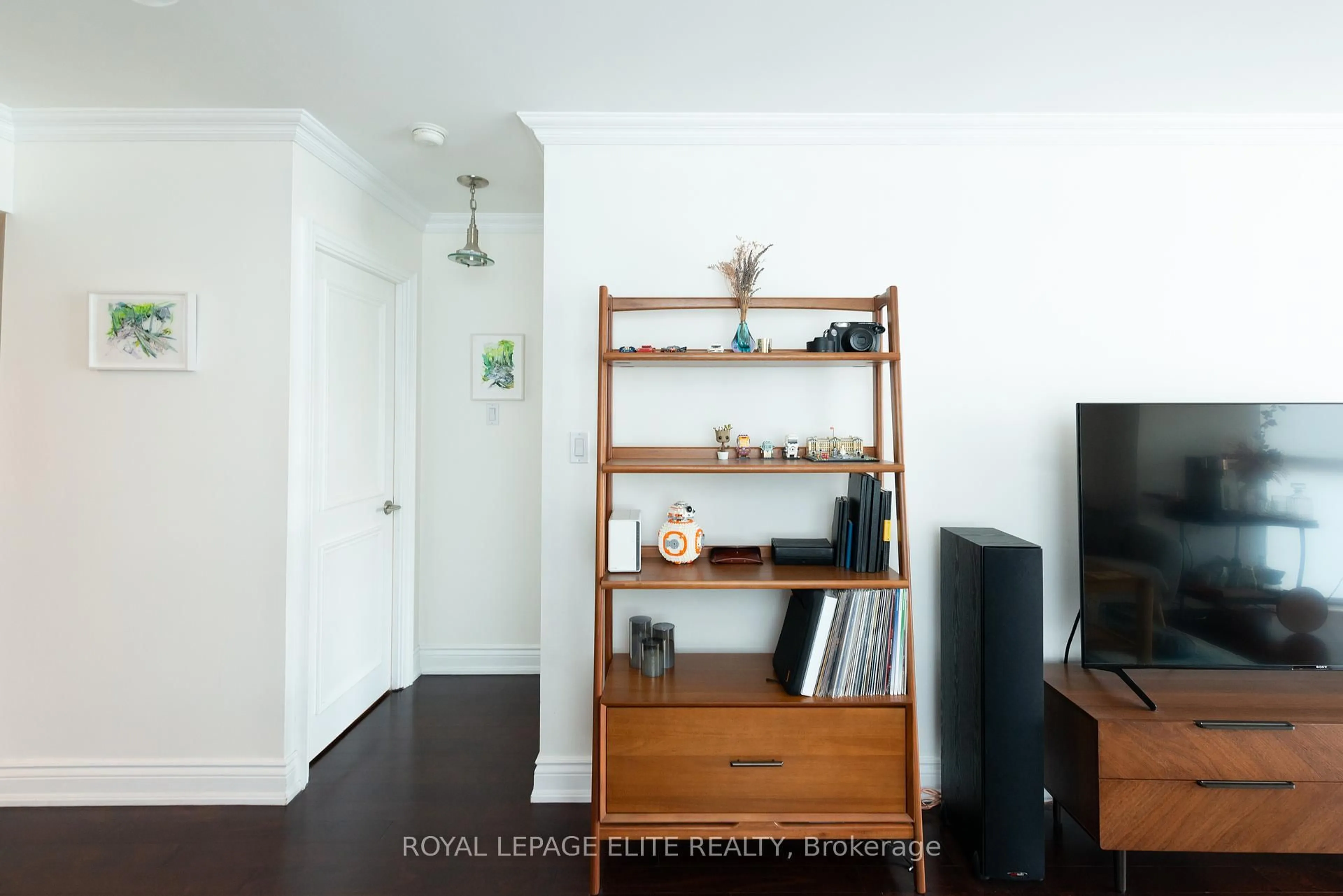 Unknown for 95 LOMBARD St #904, Toronto Ontario M5C 2V3