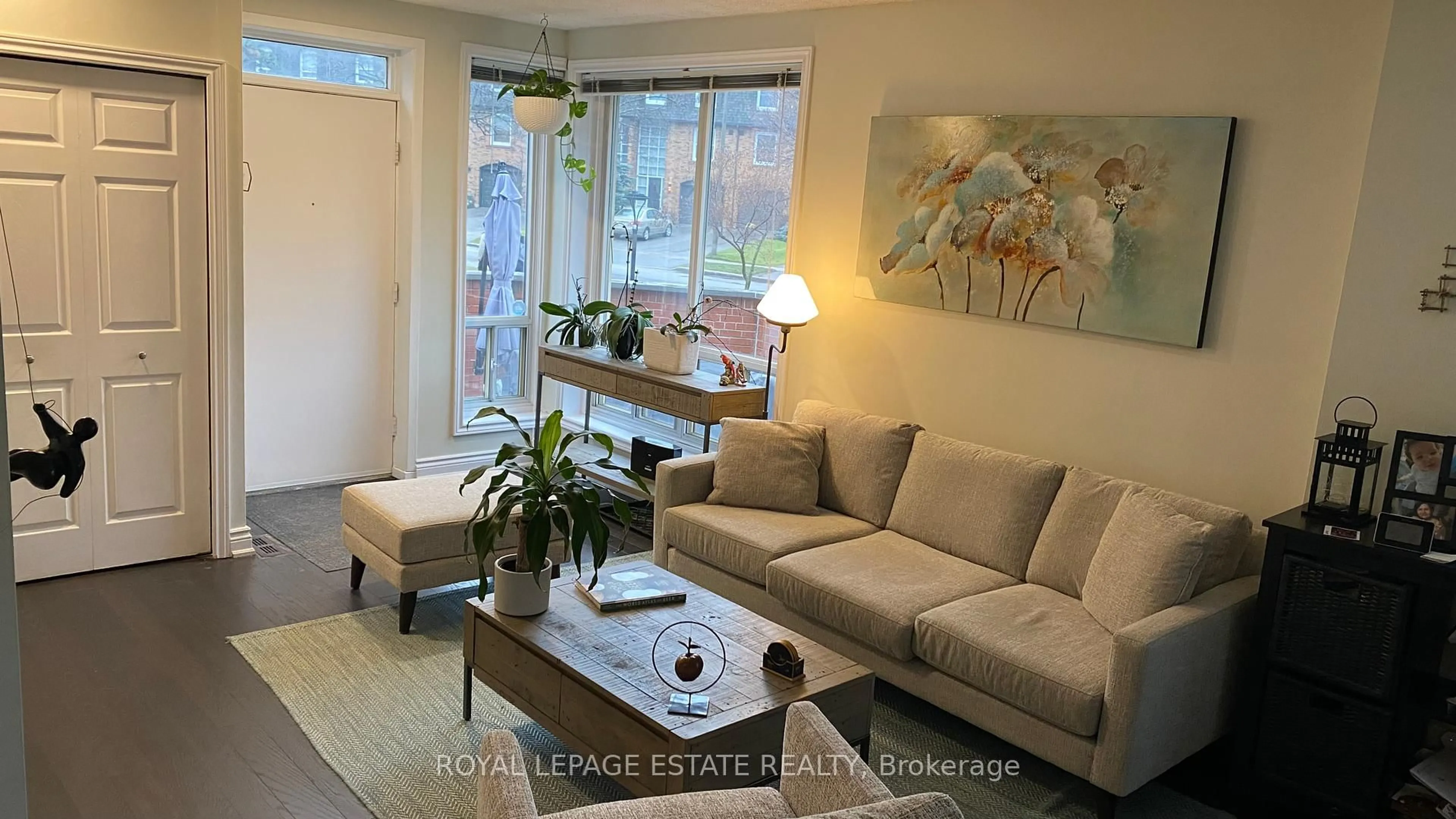 Living room with furniture, unknown for 73 Upper Canada Dr #Th1, Toronto Ontario M2P 2A2