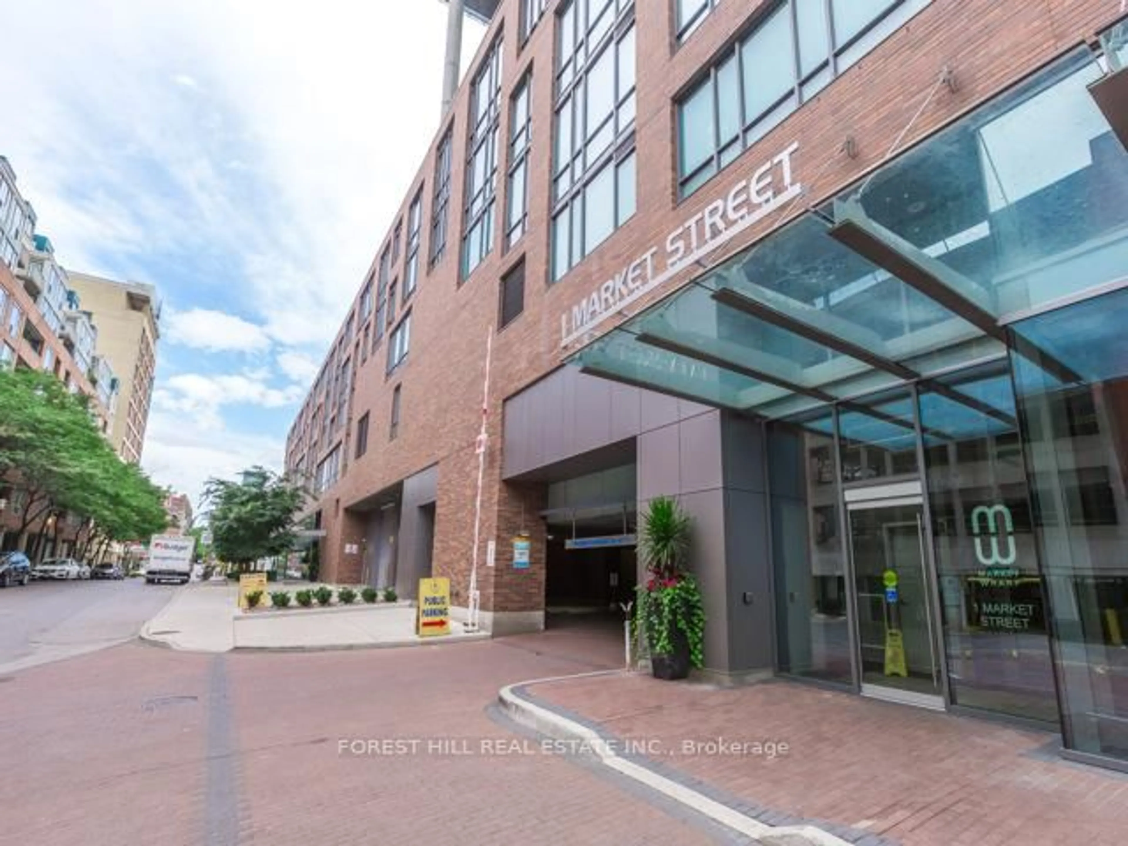 Indoor foyer for 1 Market St #809, Toronto Ontario M5E 0A2