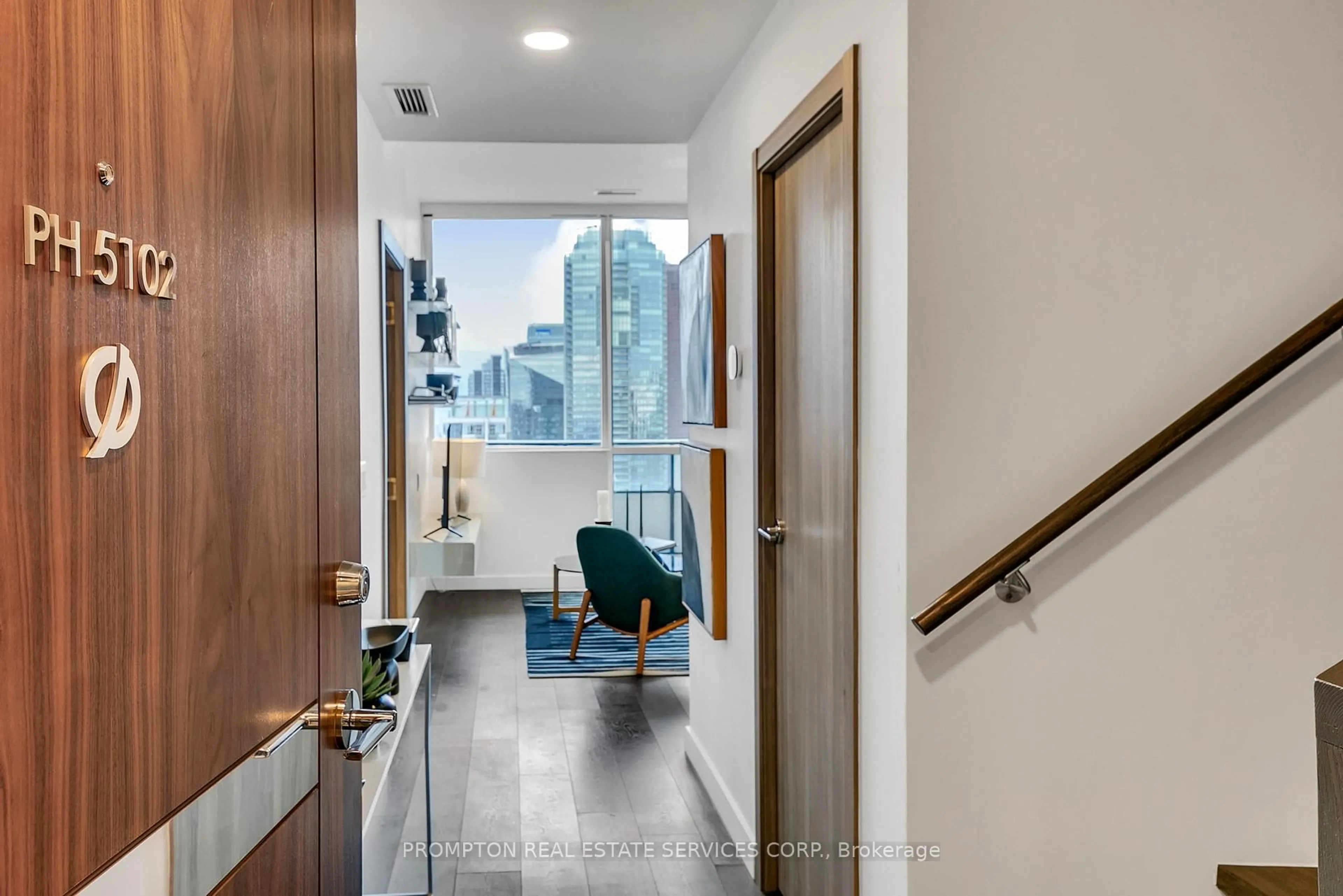 Indoor entryway for 38 Widmer St #PH 5102, Toronto Ontario M5V 2E9
