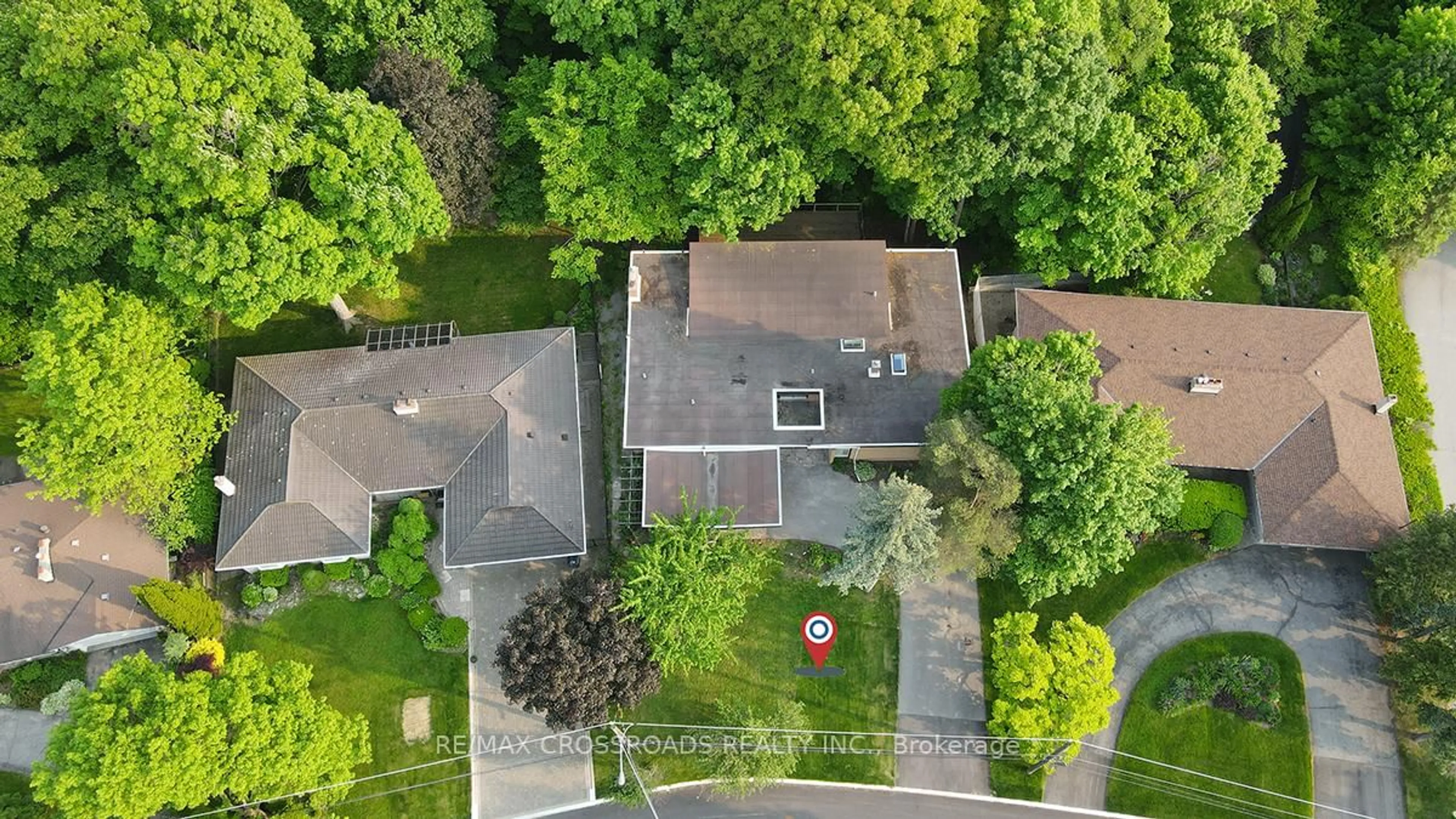 A pic from outside/outdoor area/front of a property/back of a property/a pic from drone, street for 53 Forest Grove Dr, Toronto Ontario M2K 1Z4