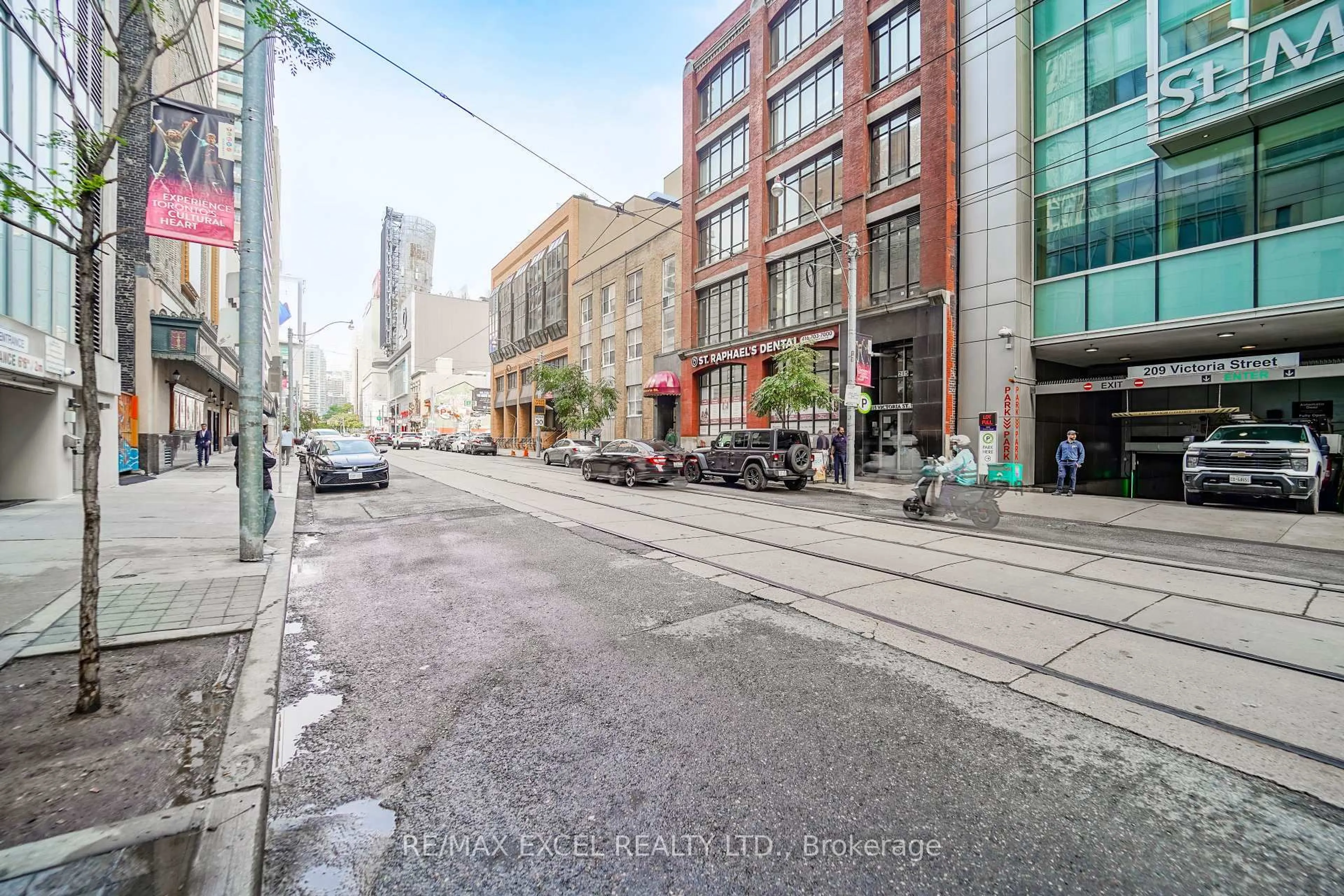 Patio, street for 220 Victoria St #1205, Toronto Ontario M5B 2R6