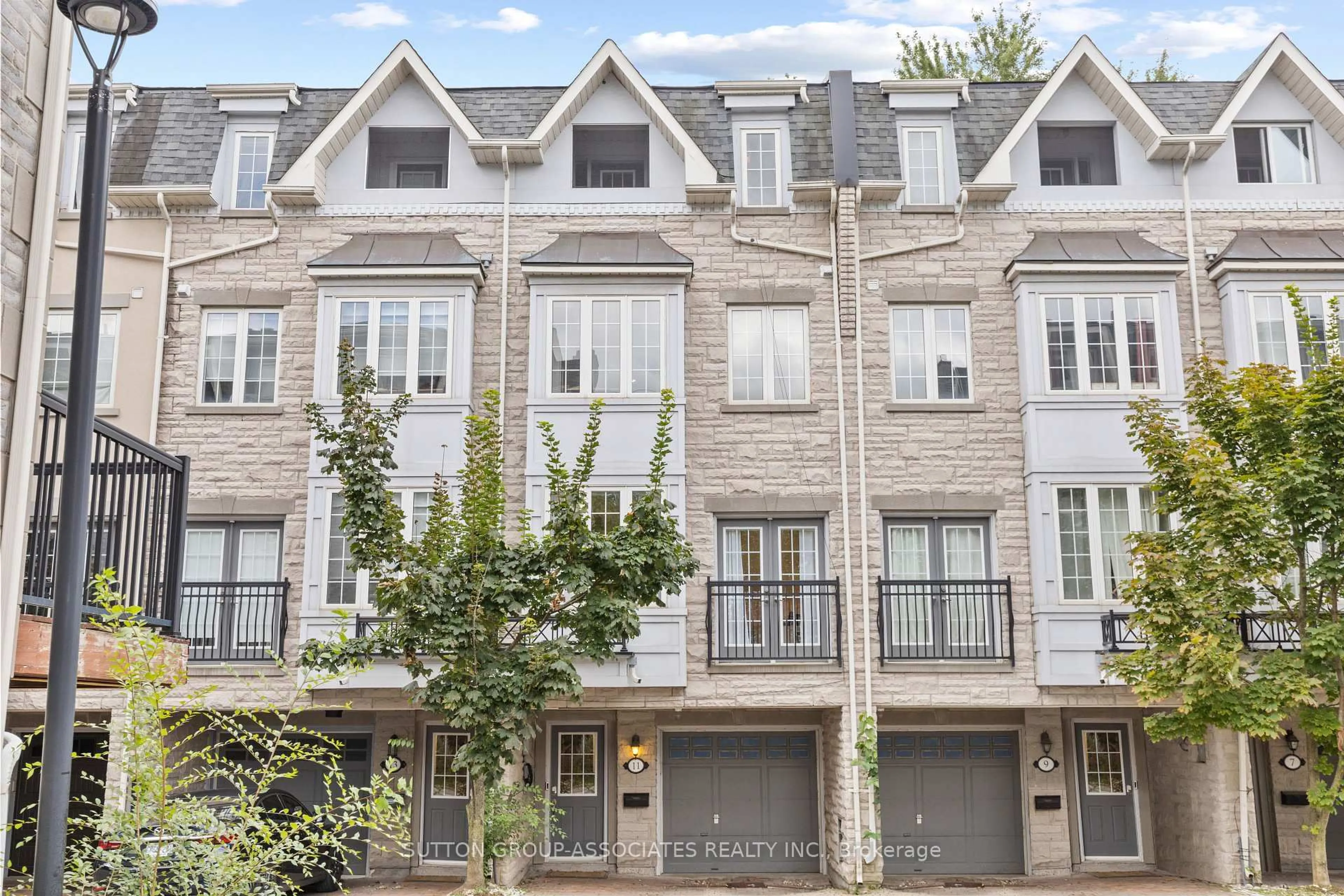 Unknown for 11 Garvin Mews, Toronto Ontario M2N 0B2