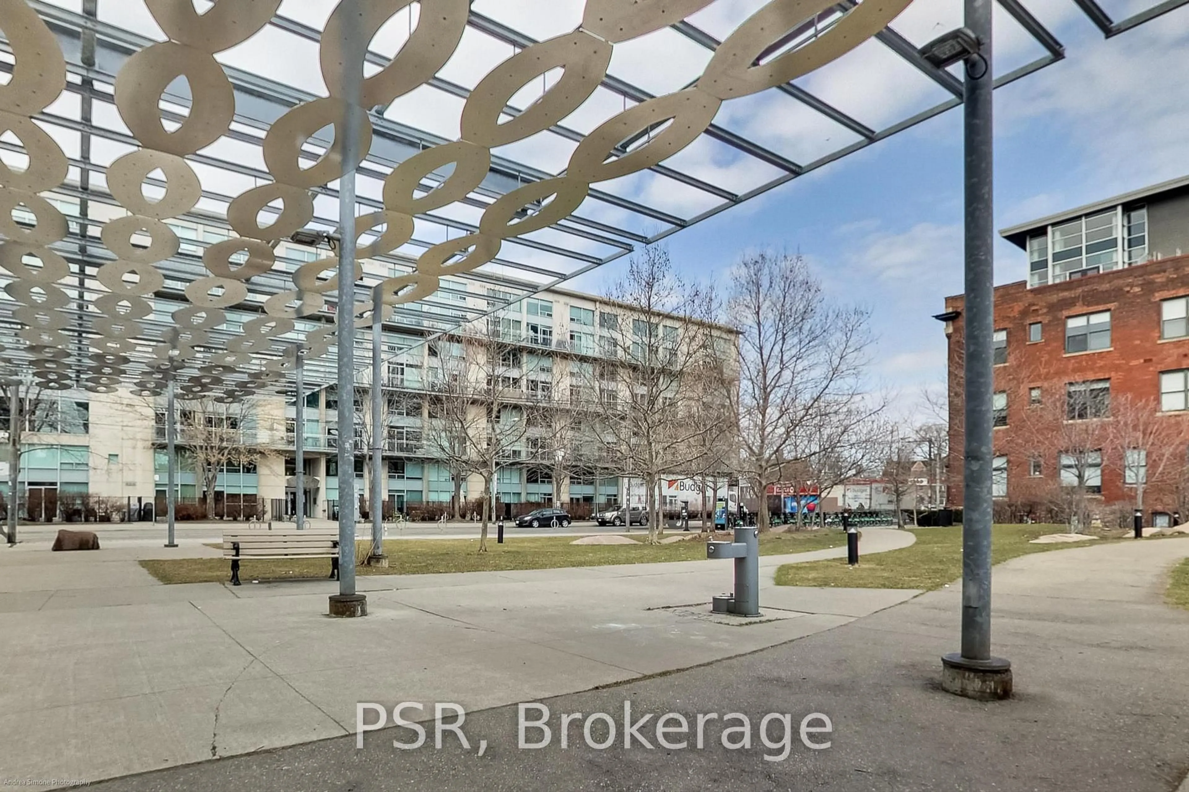 Patio, street for 954 King St #511, Toronto Ontario M6K 3L9