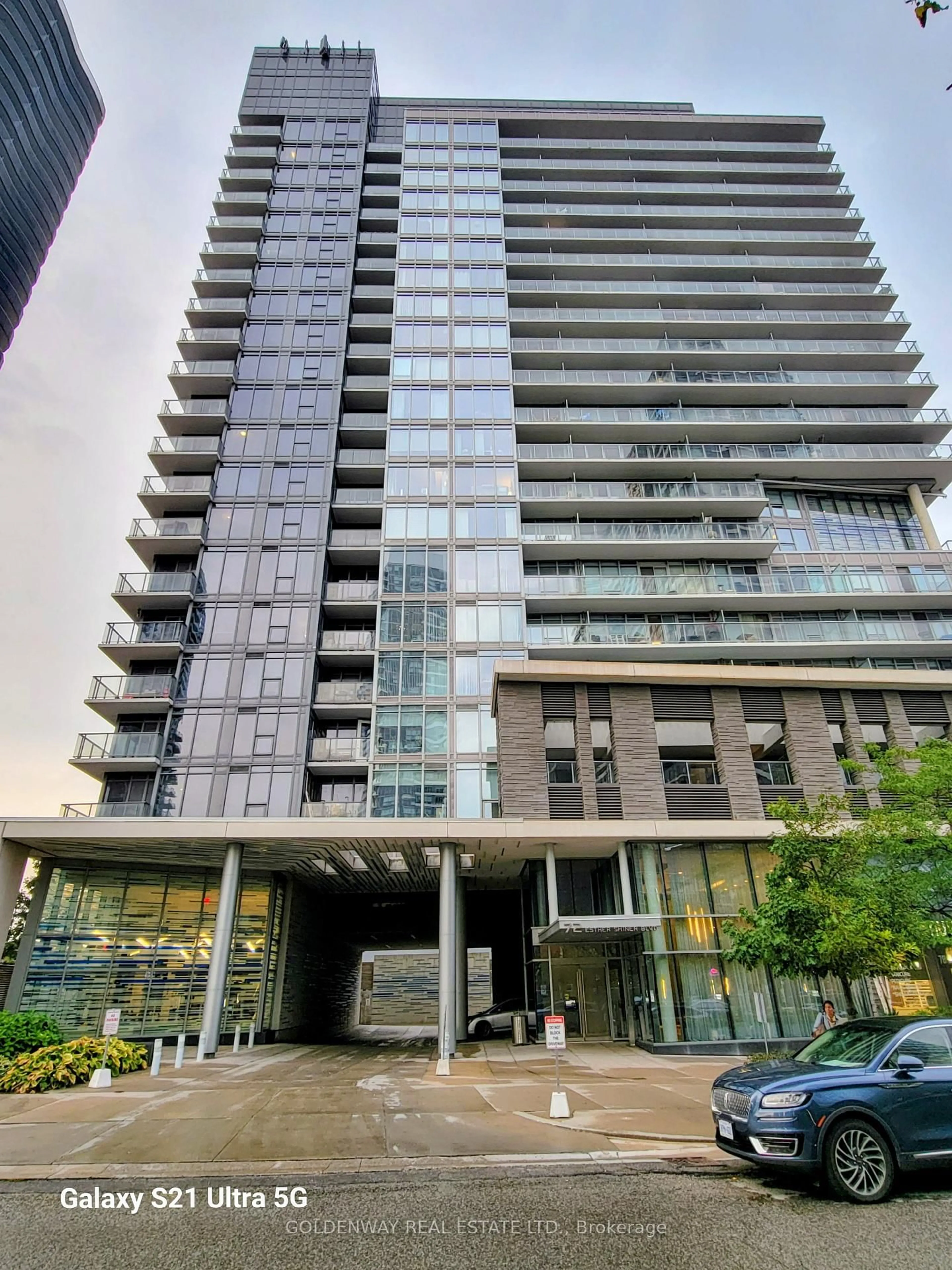Indoor foyer for 72 Esther Shiner Blvd #1211, Toronto Ontario M2K 2X9