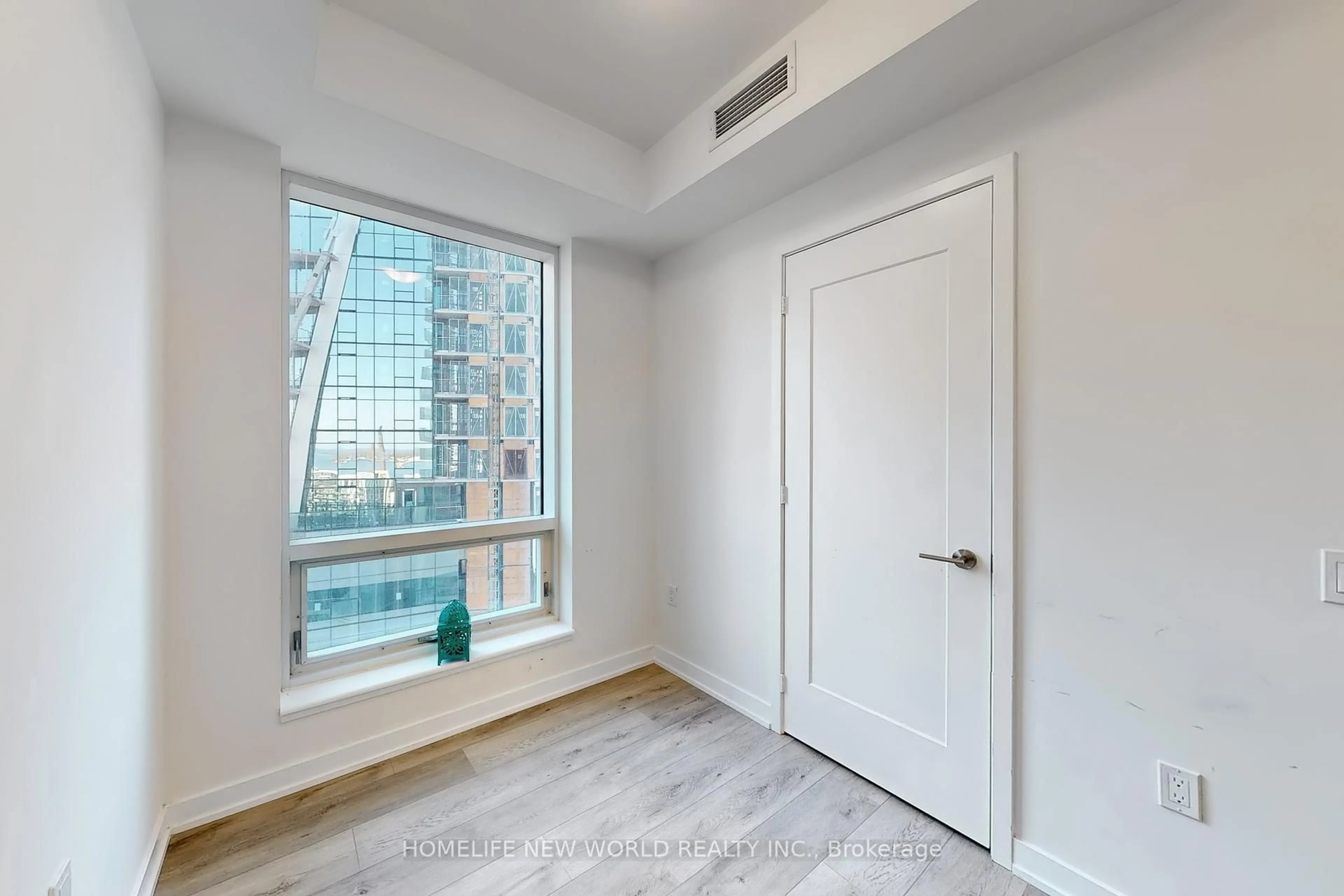 Unknown for 28 Freeland St #1504, Toronto Ontario M5E 0E3