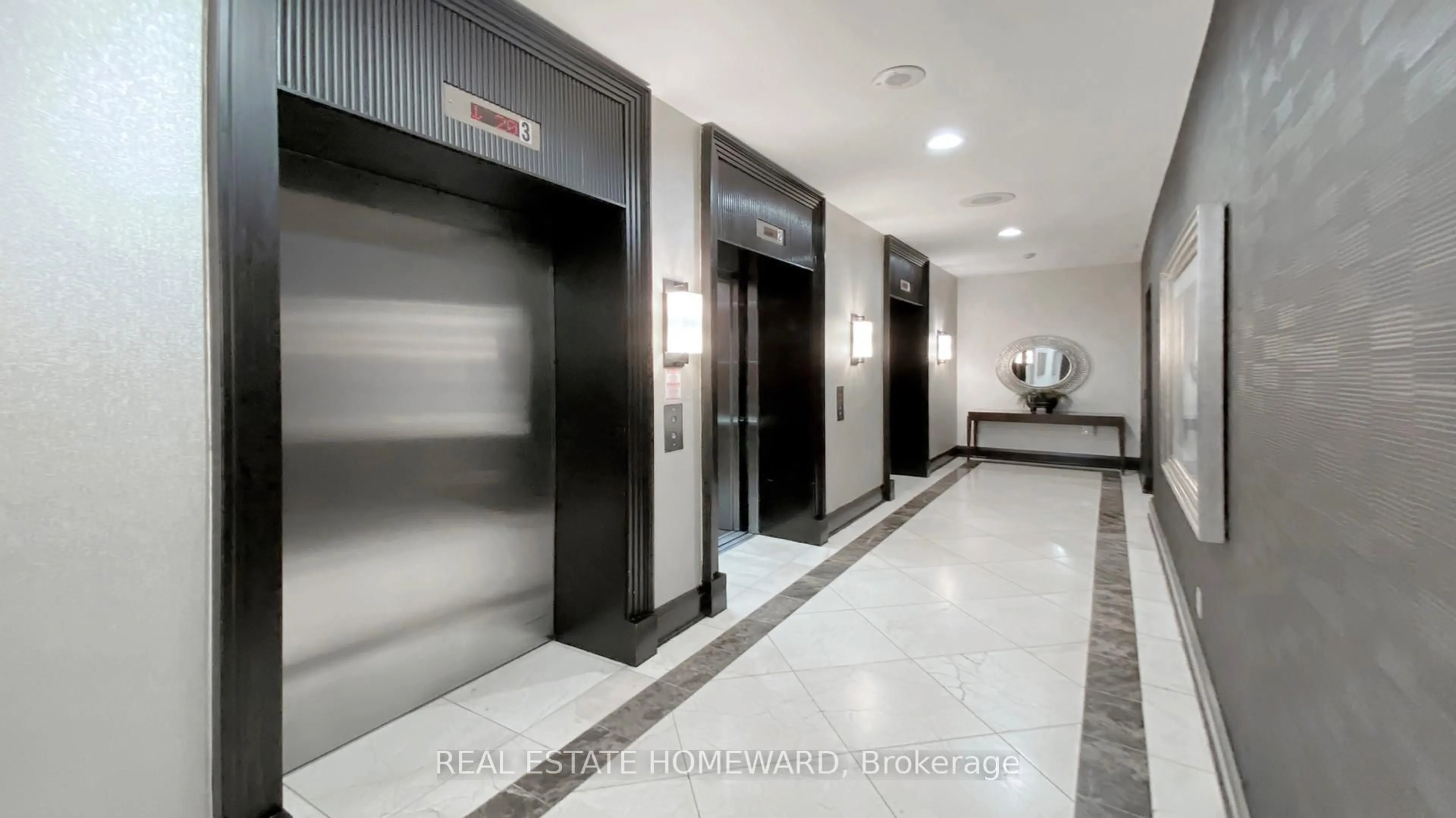 Indoor foyer for 30 Harrison Garden Blvd #1207, Toronto Ontario M2N 7A9