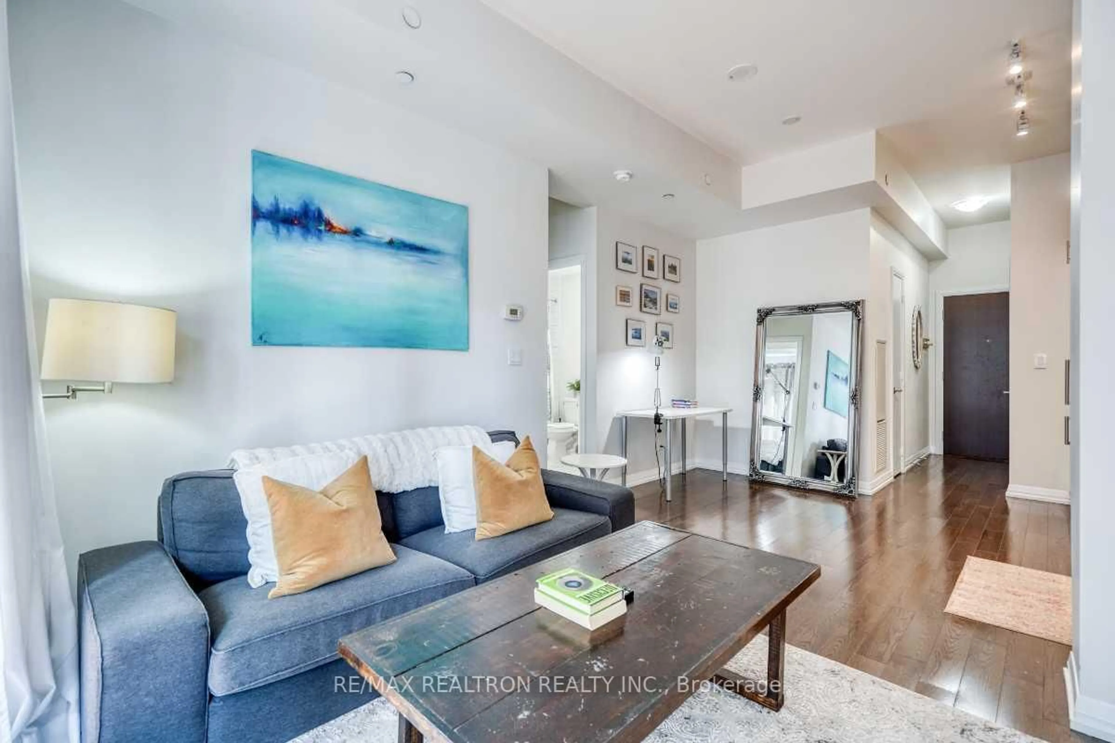 Living room with furniture, unknown for 460 Adelaide St #951, Toronto Ontario M5A 1N6