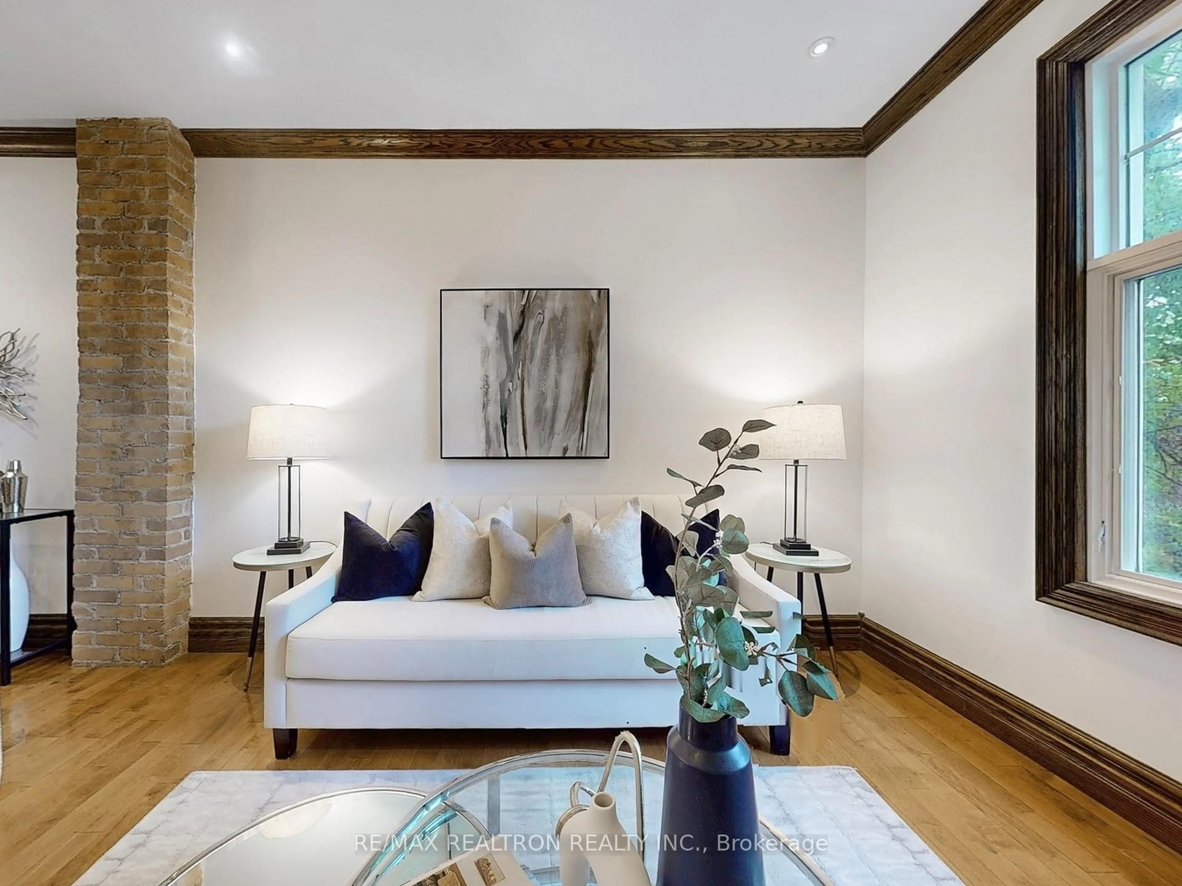 Living room with furniture, unknown for 10 Lindsey Ave, Toronto Ontario M6H 1C9