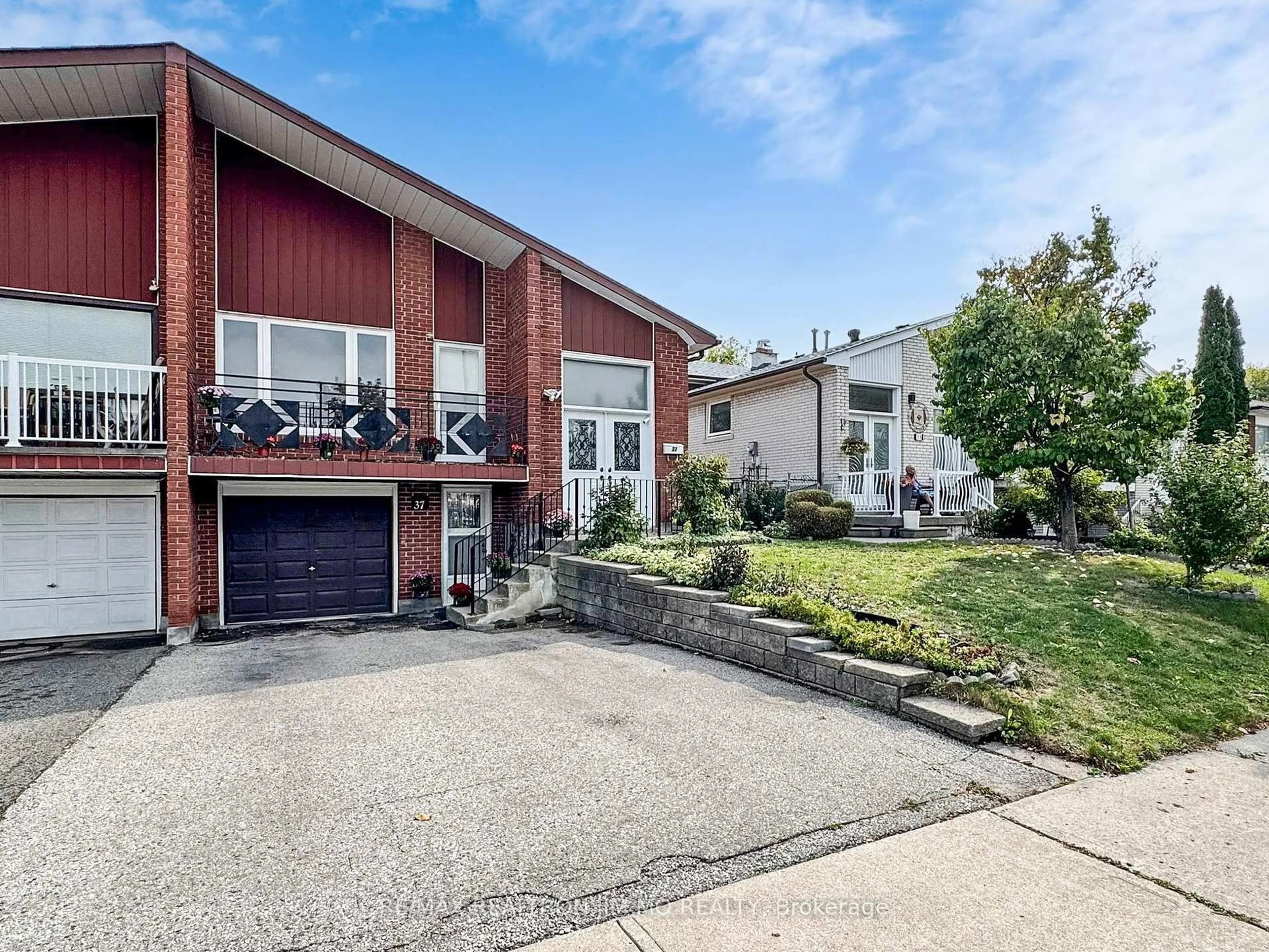 Home with brick exterior material, street for 37 Warfield Dr, Toronto Ontario M2J 3S4