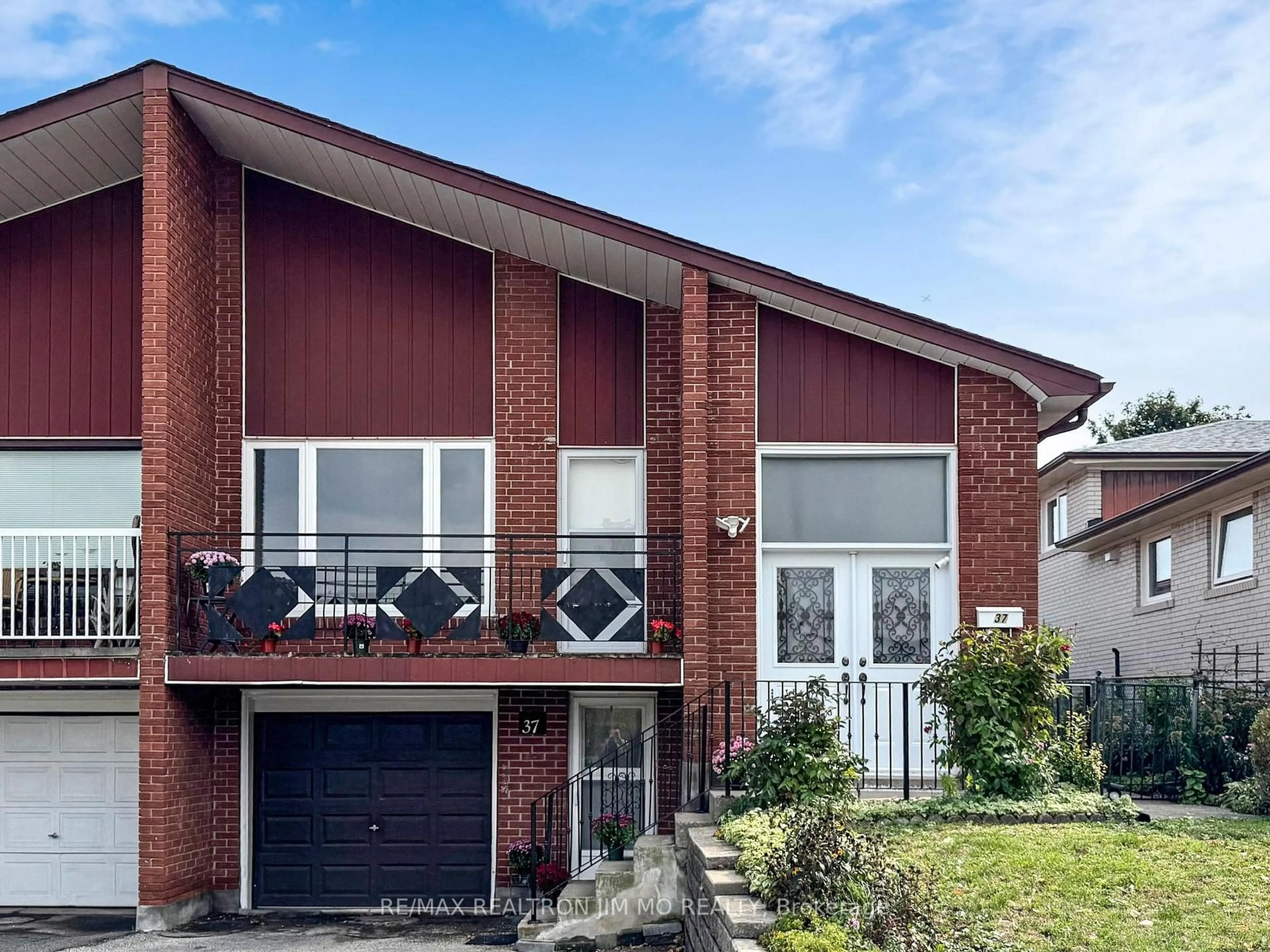 Home with brick exterior material, street for 37 Warfield Dr, Toronto Ontario M2J 3S4