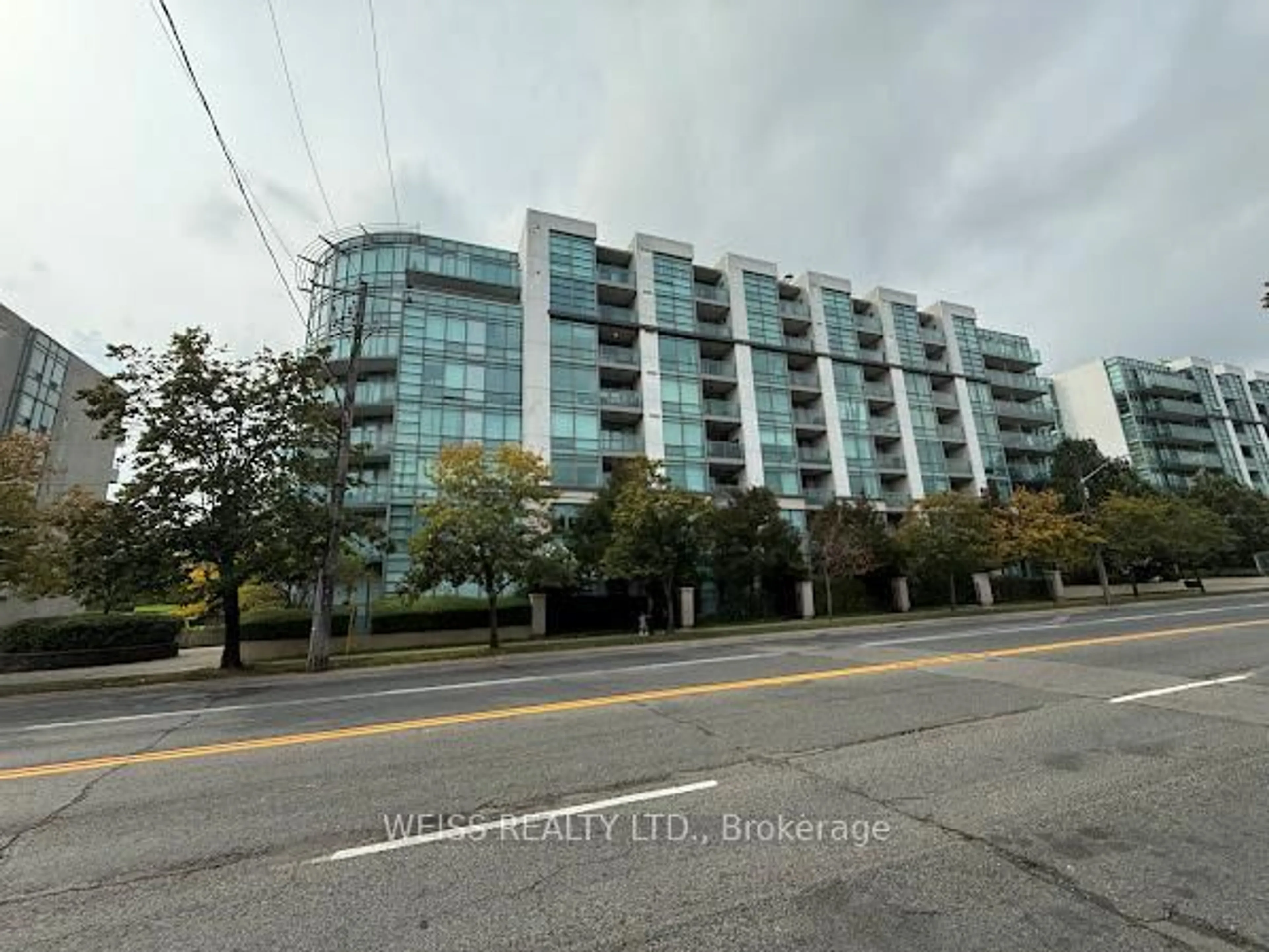 Blurry image for 3830 Bathurst St #707, Toronto Ontario M3H 6C5