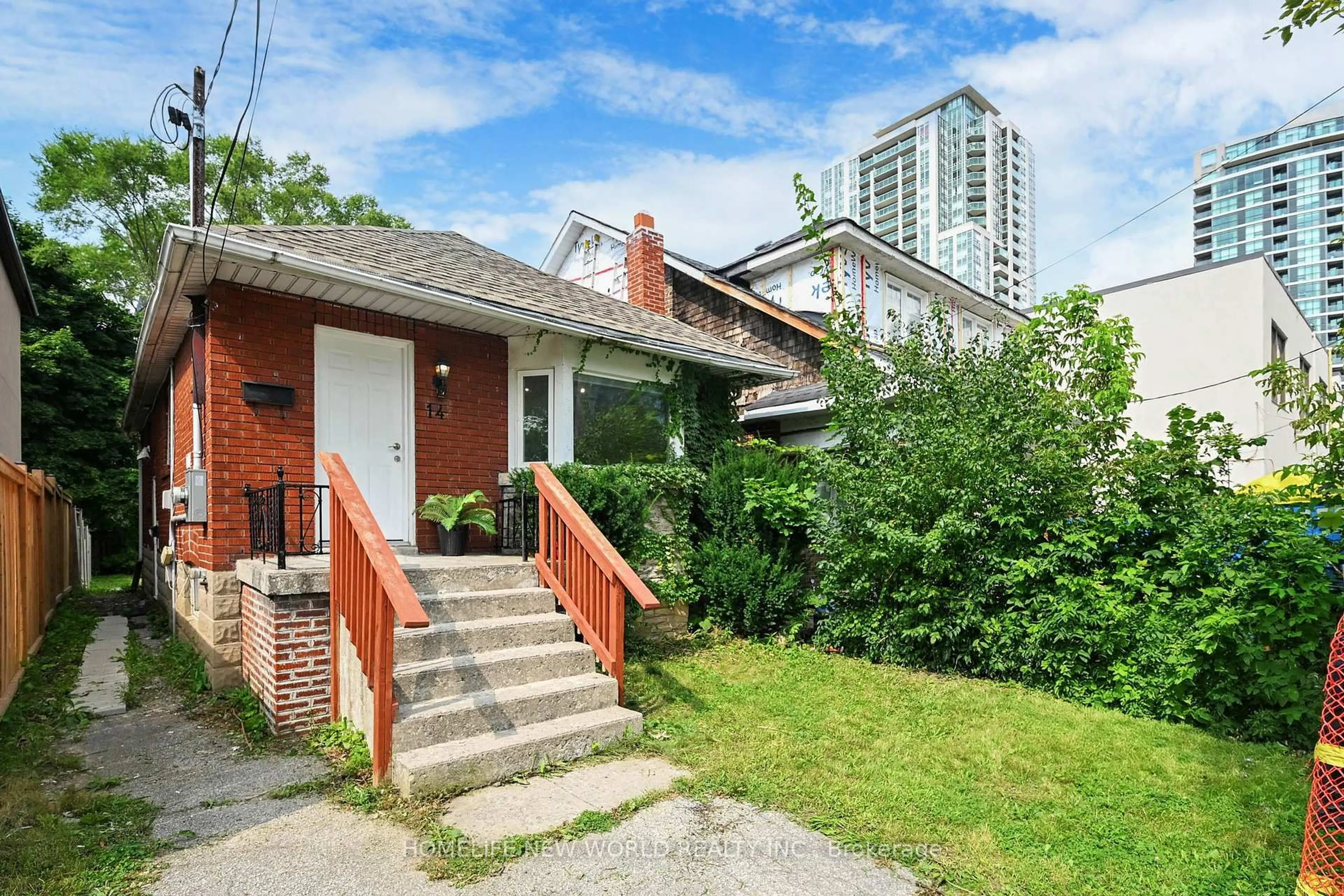 Home with brick exterior material, street for 14 Franklin Ave, Toronto Ontario M2N 1B6