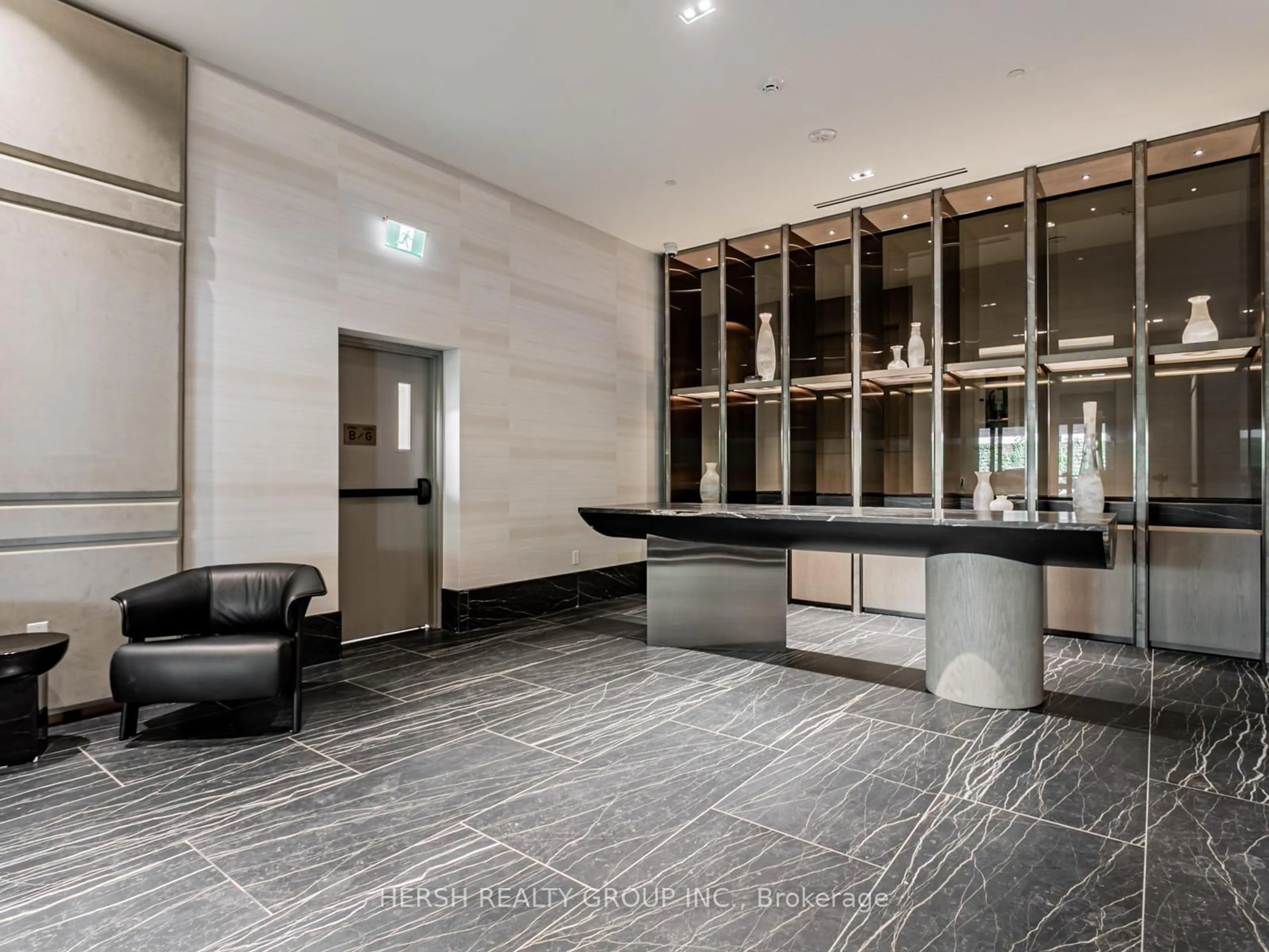 Lobby for 2 Forest Hill Rd #204, Toronto Ontario M4V 2L3