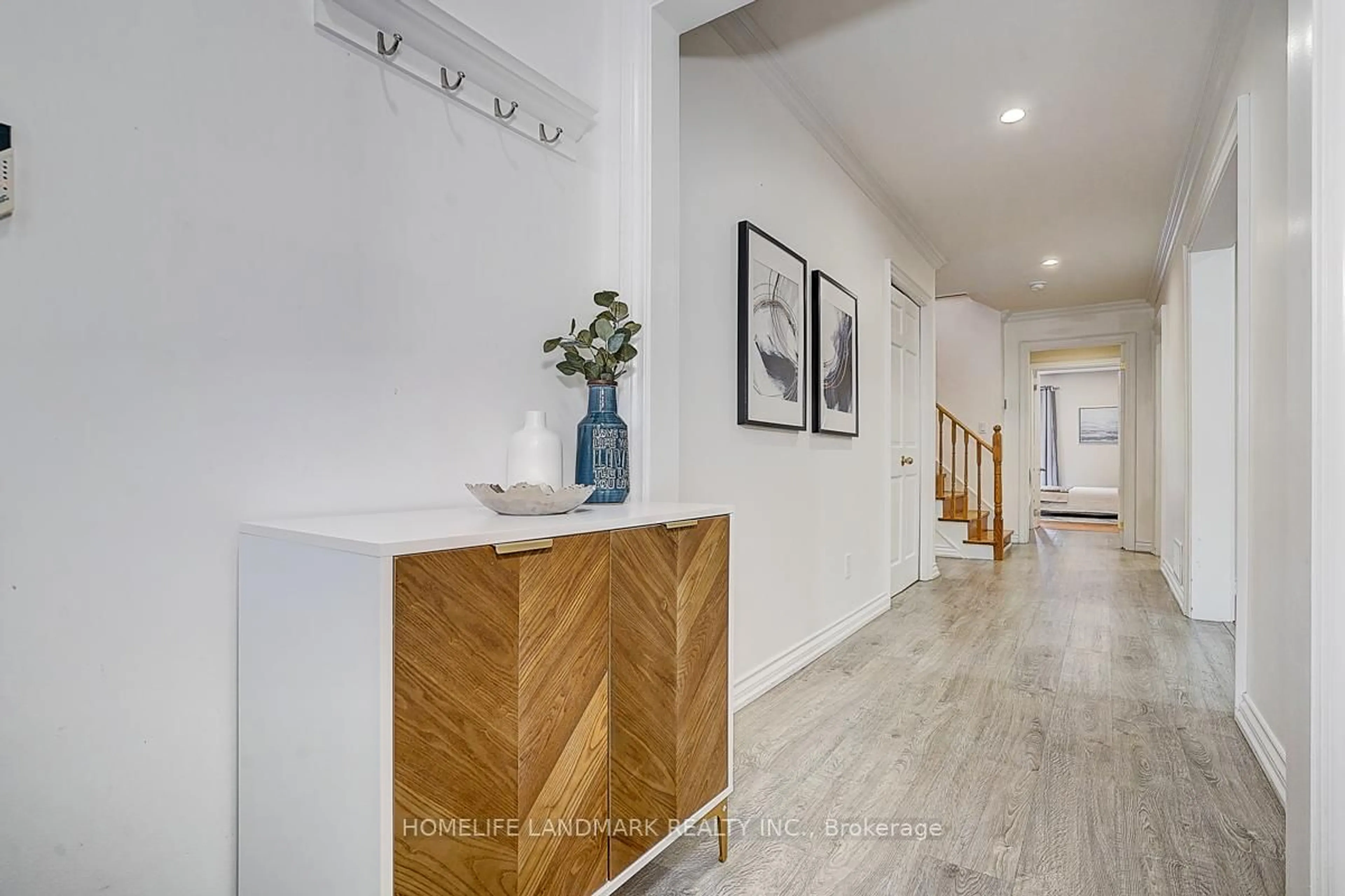 Indoor entryway for 89 Whitehorn Cres, Toronto Ontario M2J 3B1