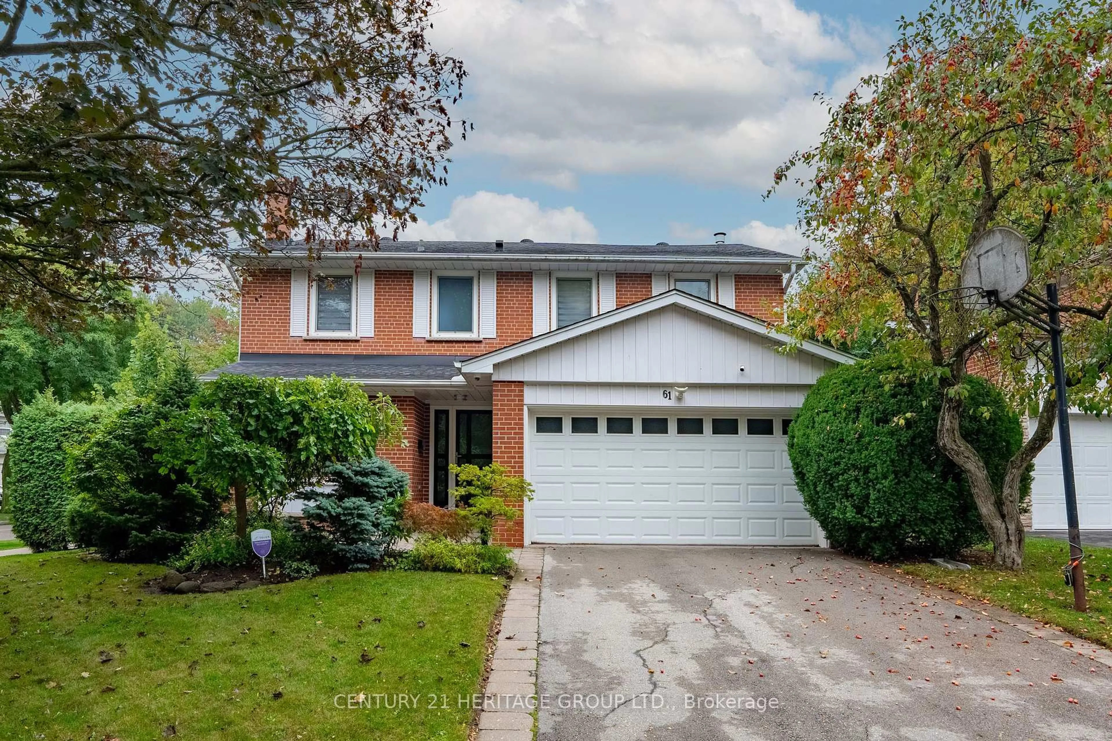 Home with brick exterior material, street for 61 Foursome Cres, Toronto Ontario M2P 1W4