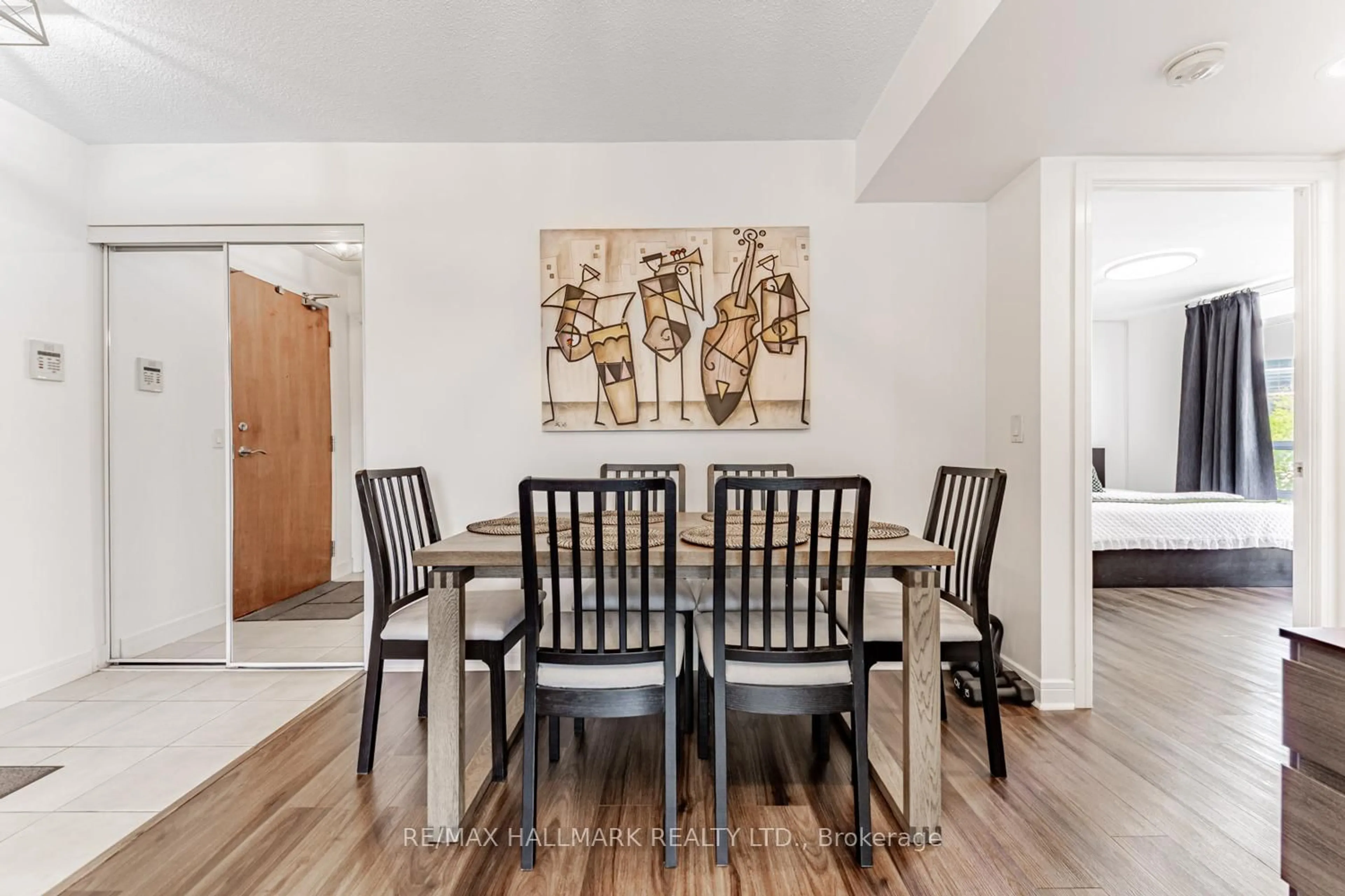 Dining room, wood/laminate floor for 31 Bales Ave #610, Toronto Ontario M2N 7L6