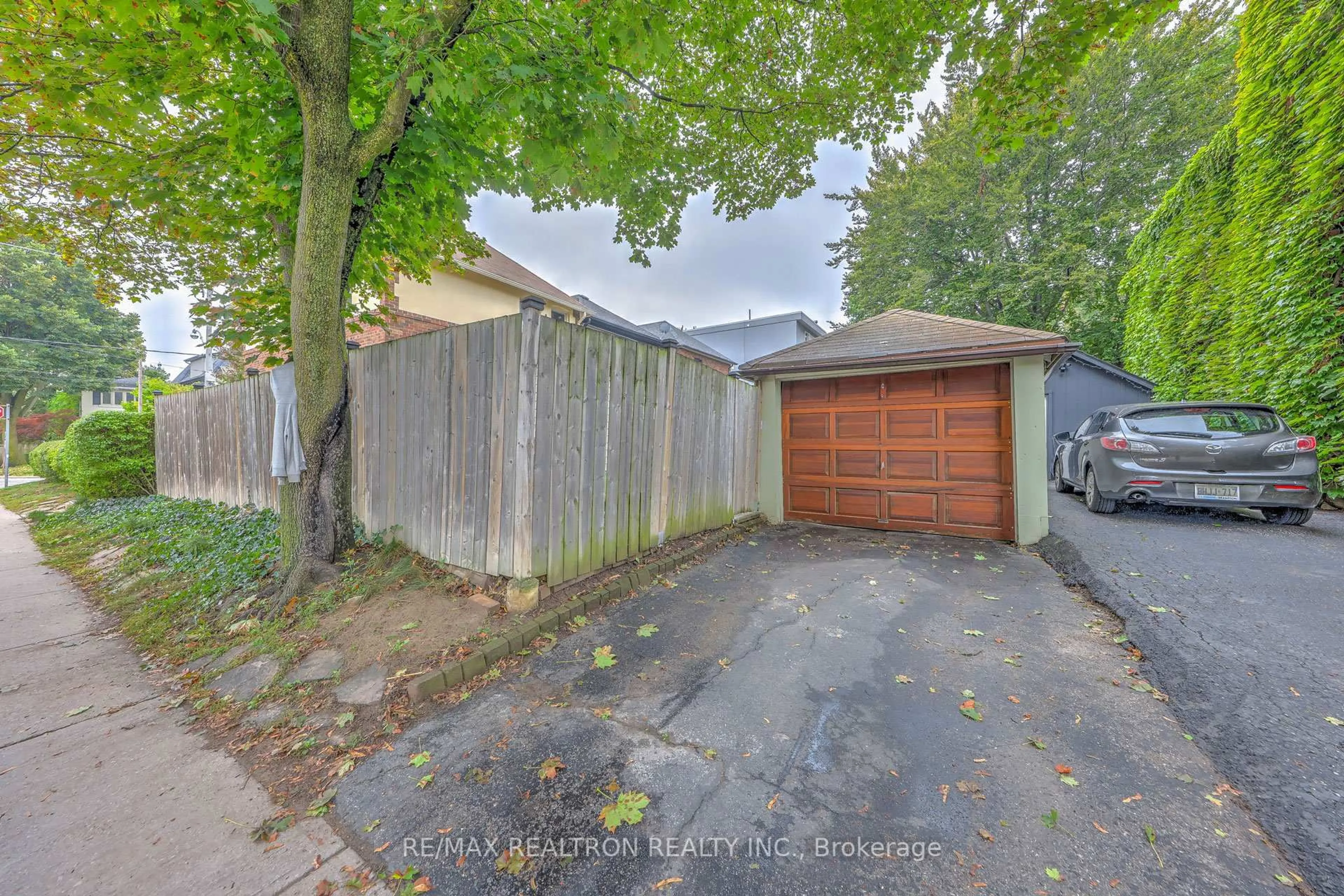 A pic from outside/outdoor area/front of a property/back of a property/a pic from drone, street for 246 St Germain Ave, Toronto Ontario M5M 1W3