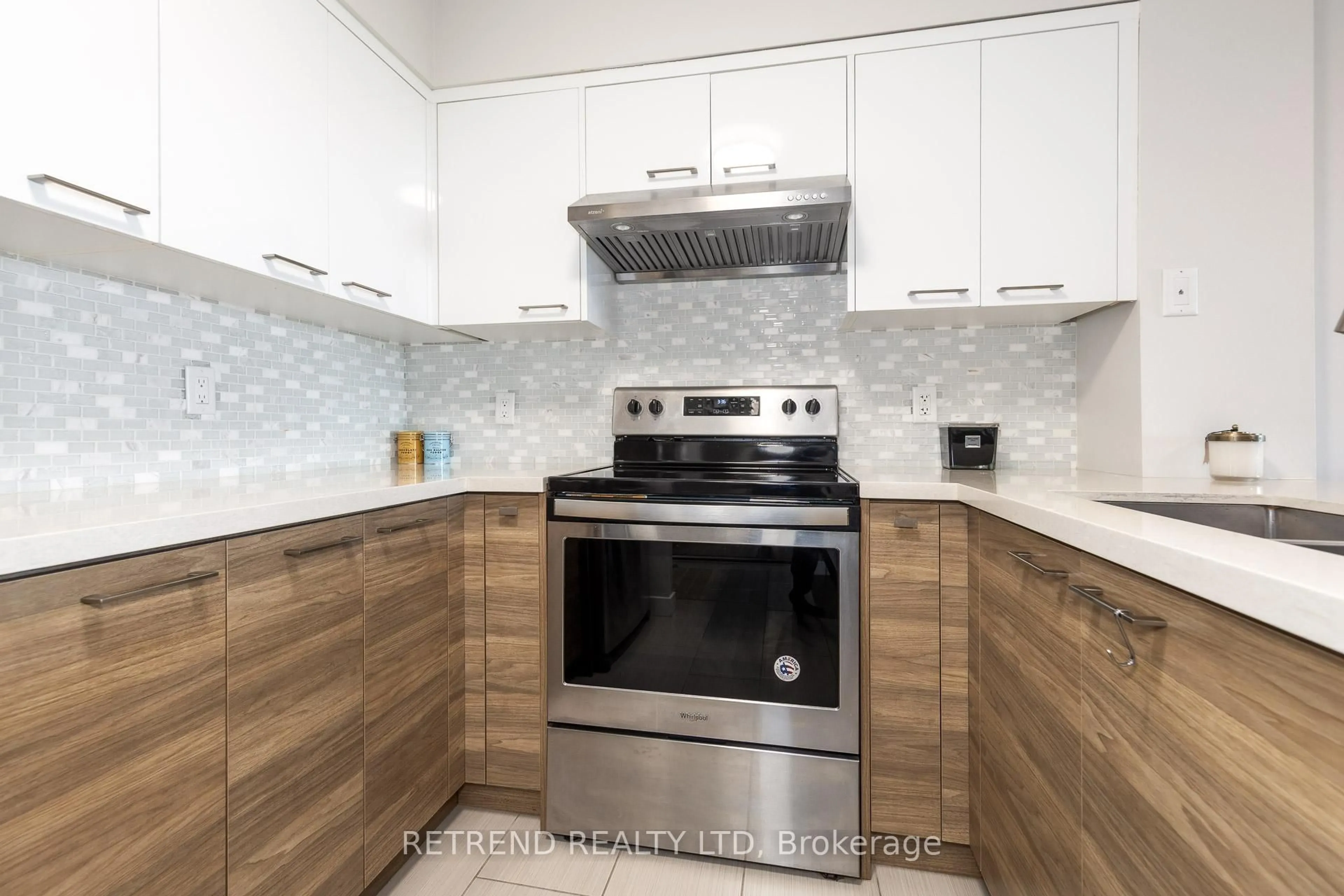 Standard kitchen, unknown for 18 Spring Garden Ave #907, Toronto Ontario M2N 7M2