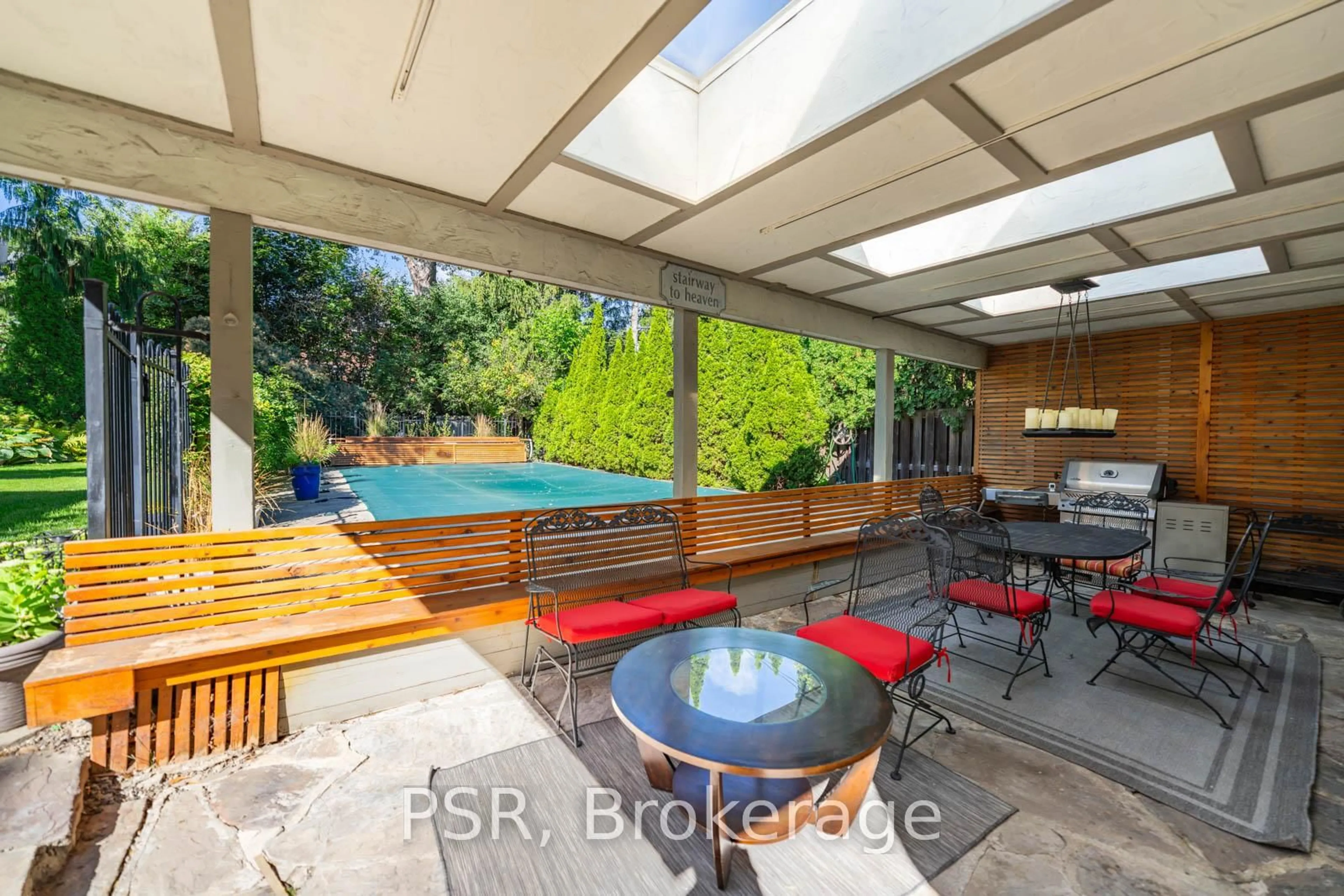 Patio, street for 164 Forest Hill Rd, Toronto Ontario M5P 2M9