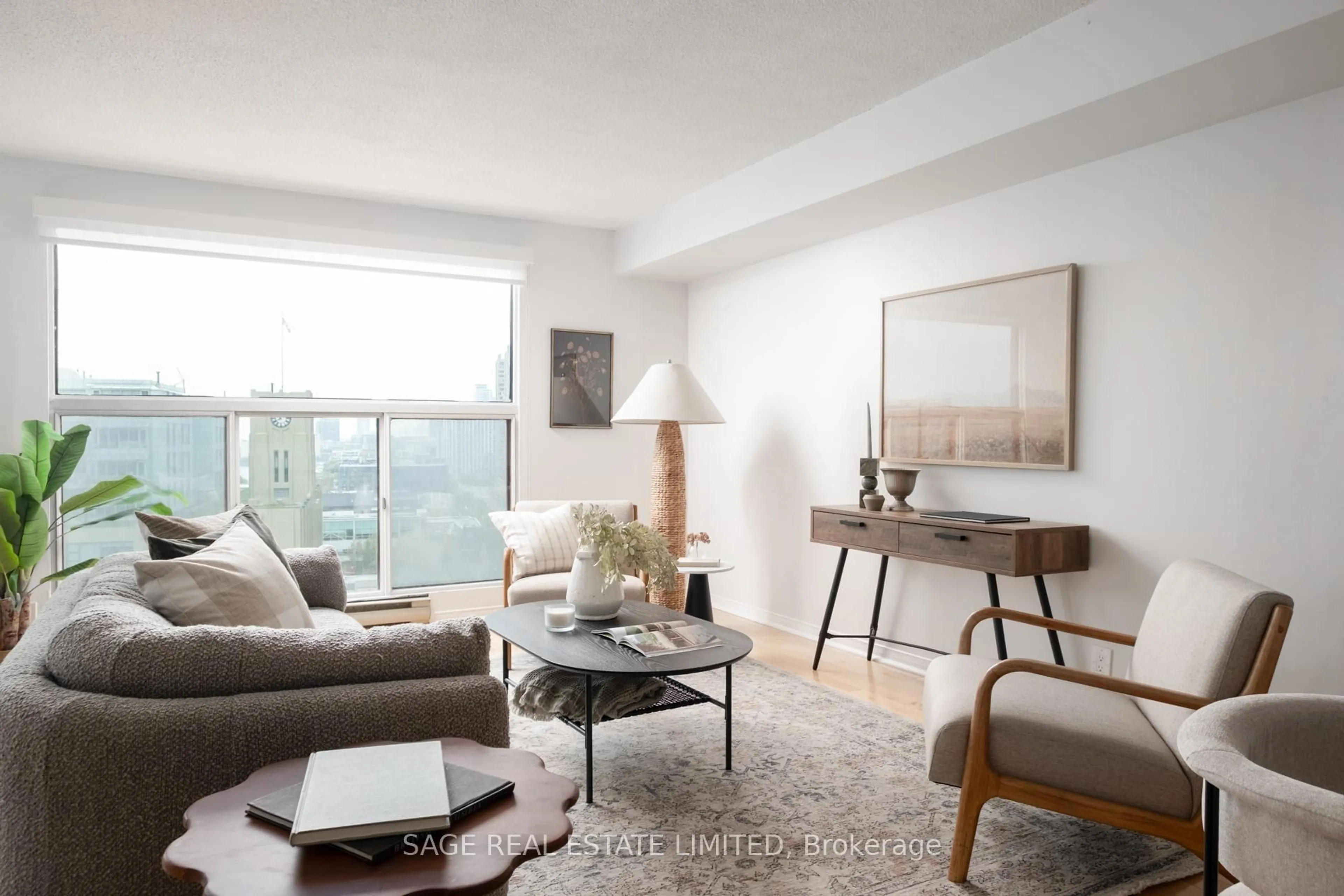 Living room with furniture, unknown for 77 Harbour Sq #1509, Toronto Ontario M5J 2S2