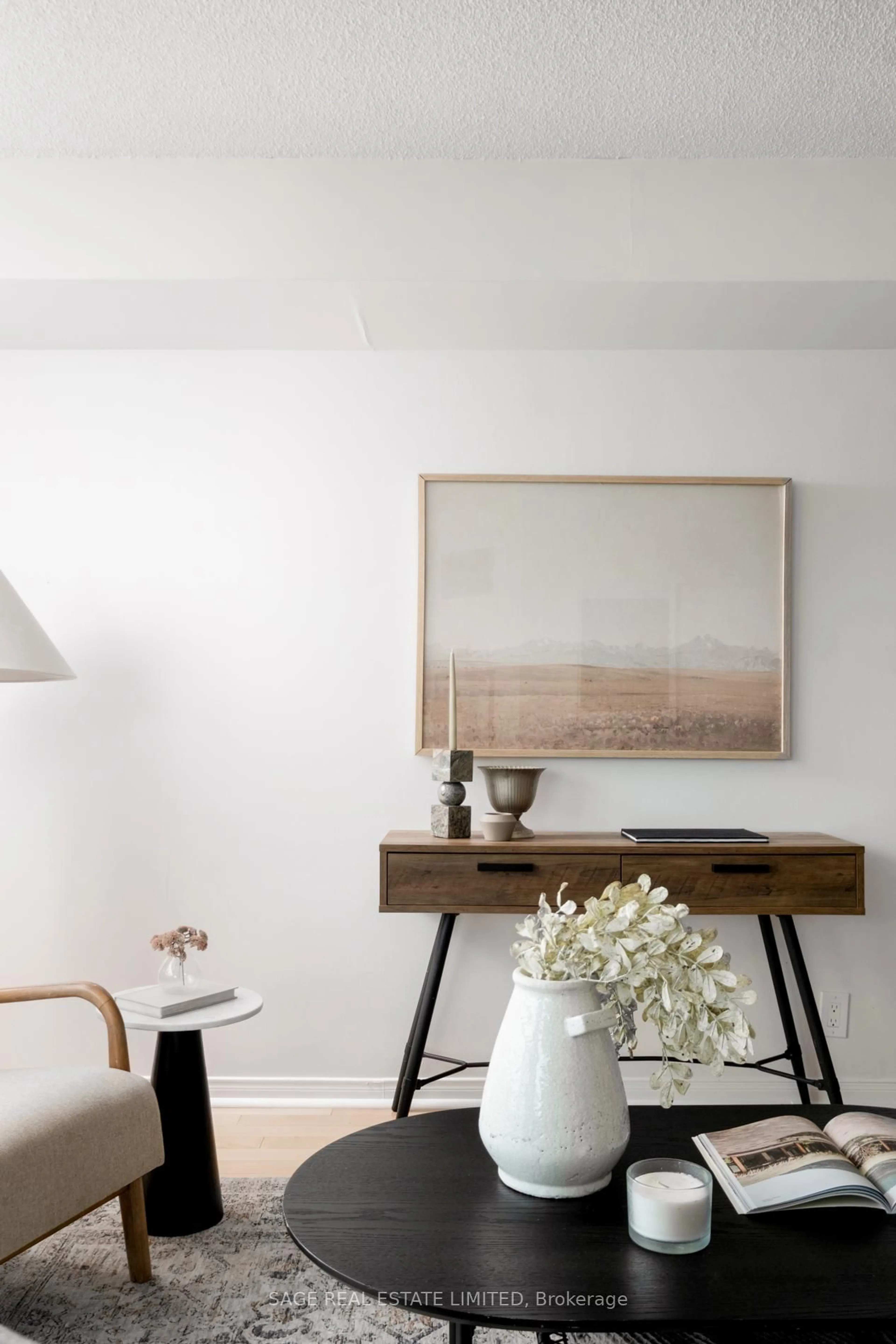 A pic of a room for 77 Harbour Sq #1509, Toronto Ontario M5J 2S2