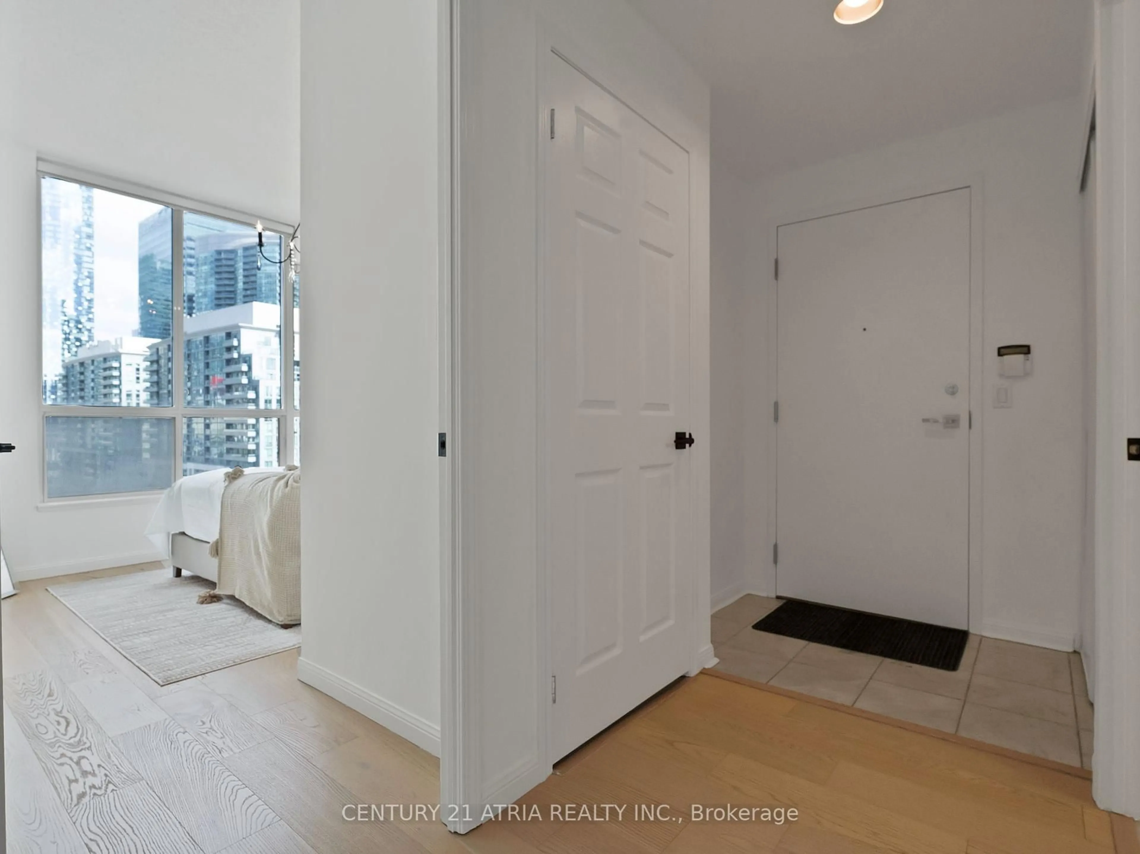 Indoor entryway for 228 Queens Quay #1101, Toronto Ontario M5J 2X1