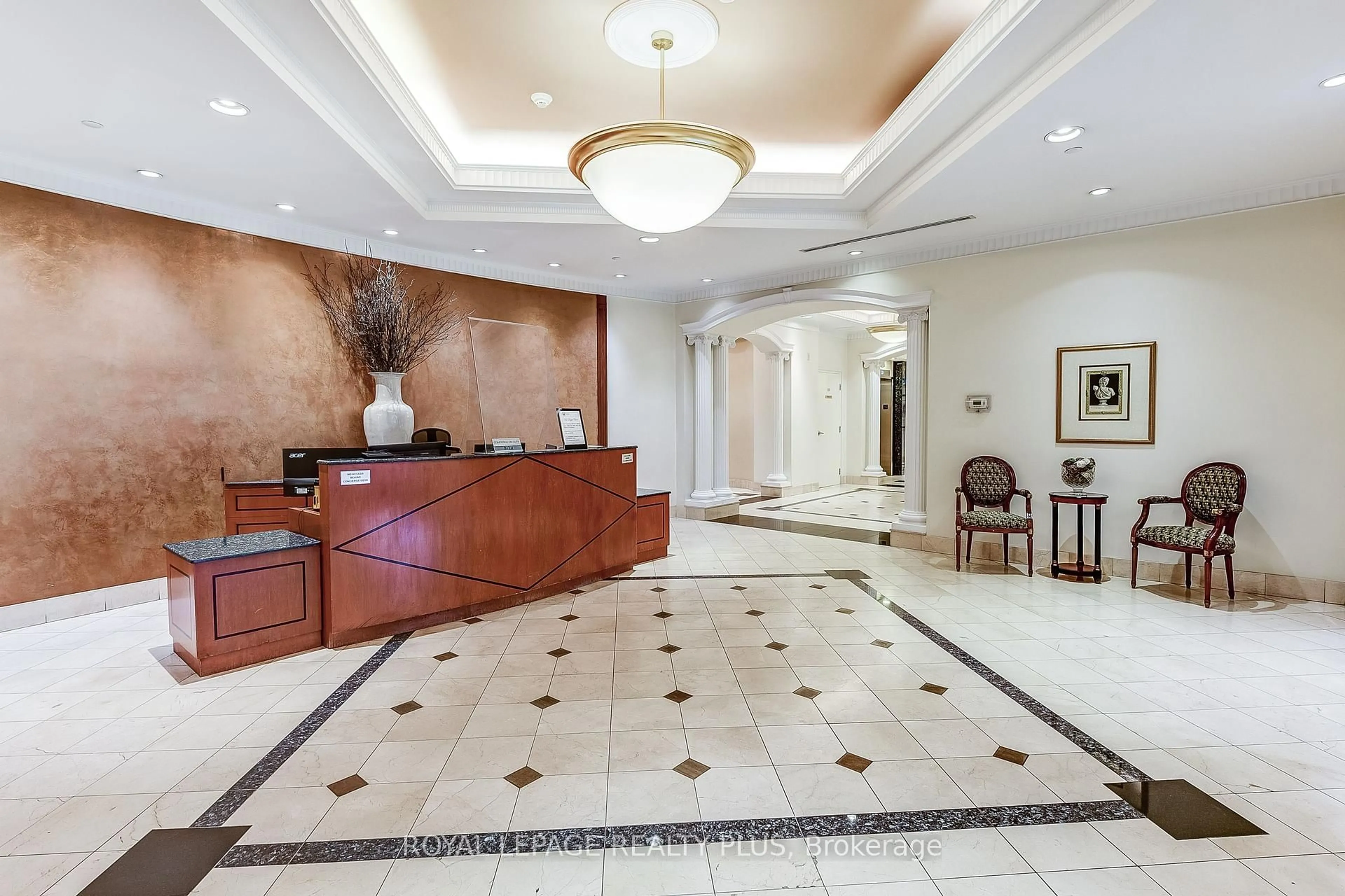 Lobby for 980 Yonge St #715, Toronto Ontario M4W 3V8