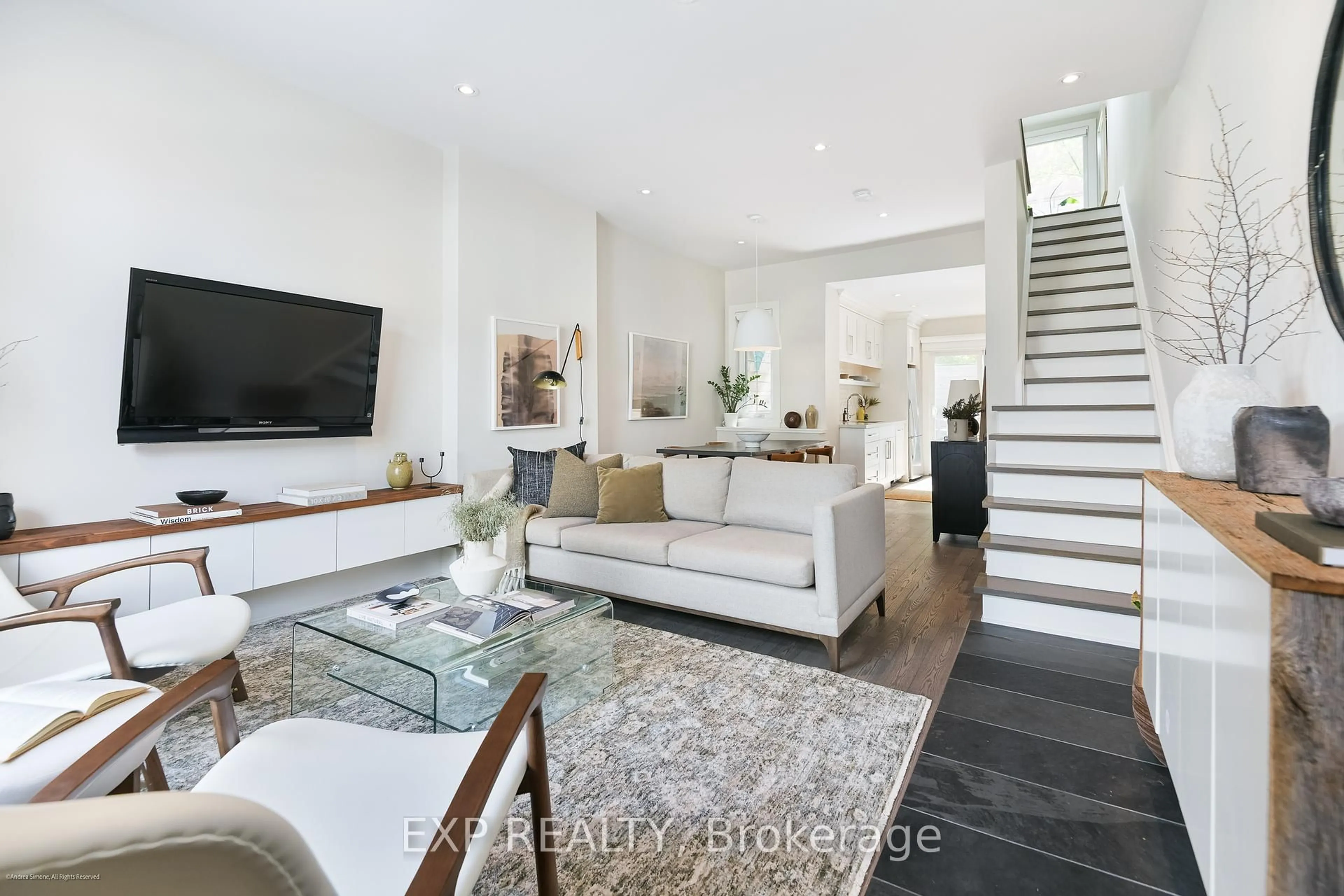 Living room with furniture, unknown for 27 Belmont St, Toronto Ontario M5R 1P9