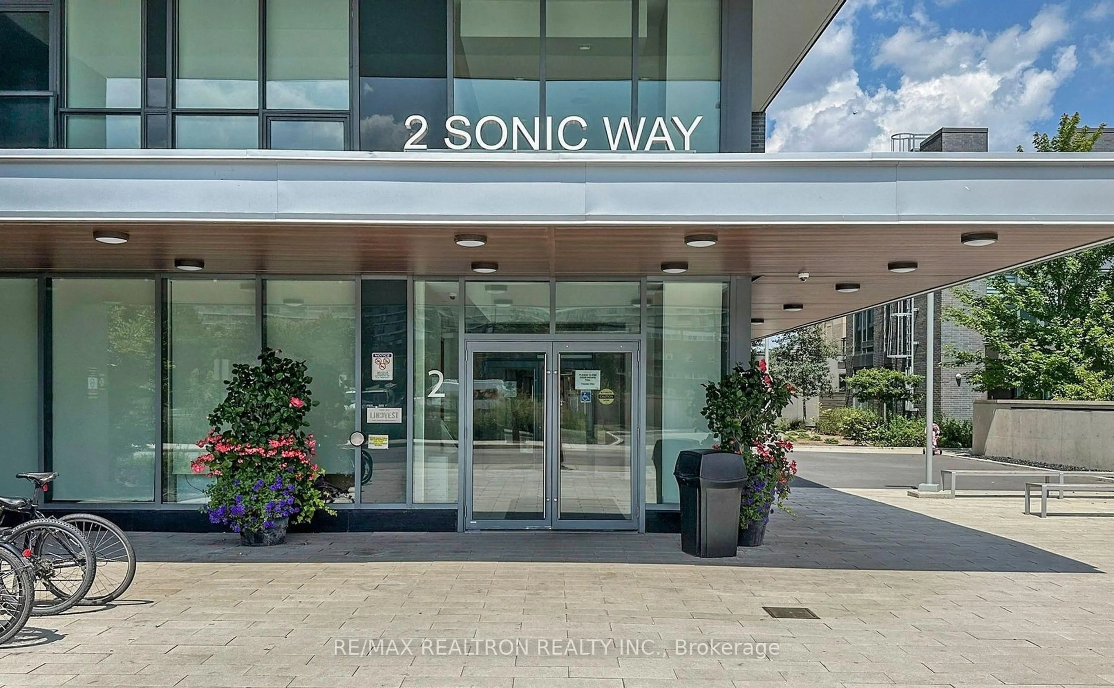 Unknown for 2 Sonic Way #2806, Toronto Ontario M3C 0P2