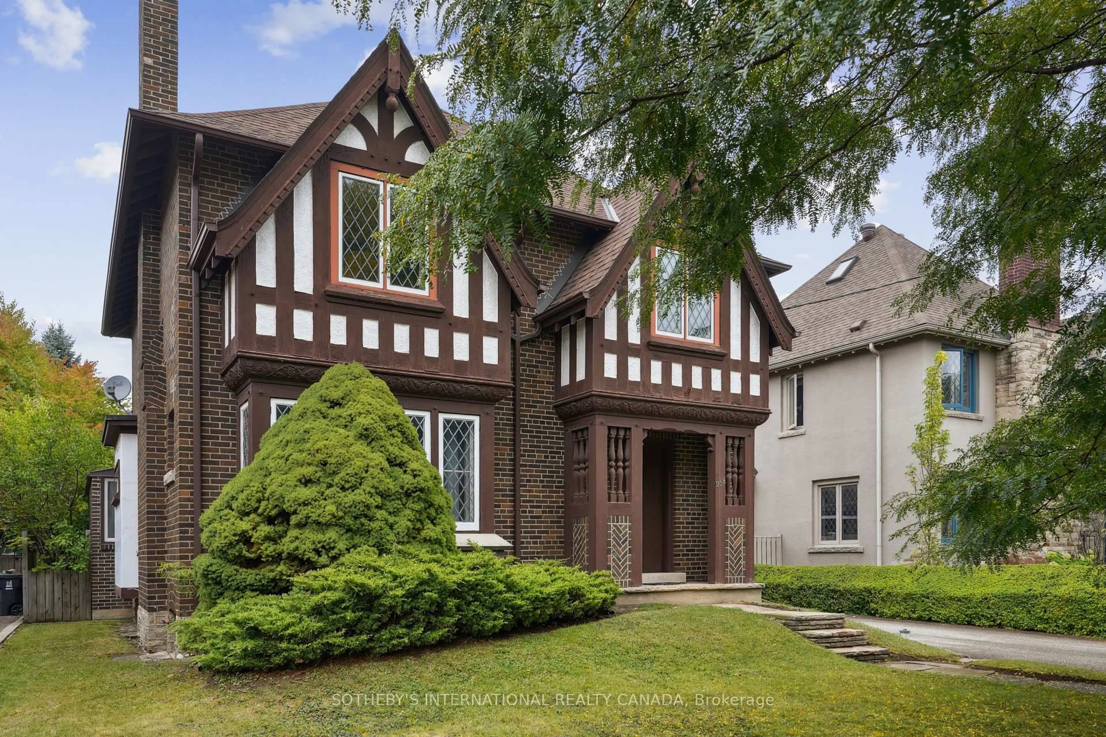Home with brick exterior material, street for 258 Lytton Blvd, Toronto Ontario M5N 1R6