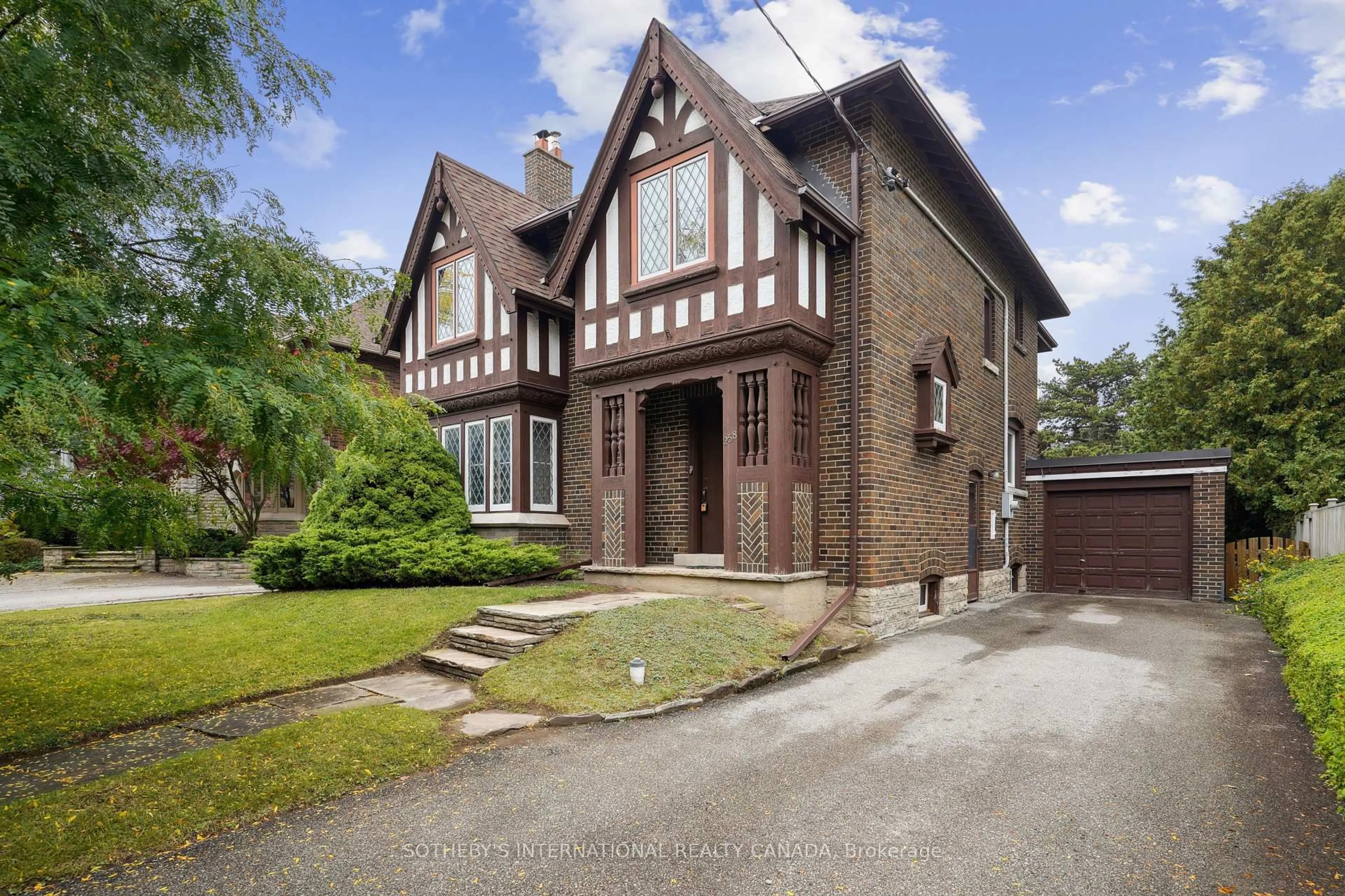 Home with brick exterior material, street for 258 Lytton Blvd, Toronto Ontario M5N 1R6