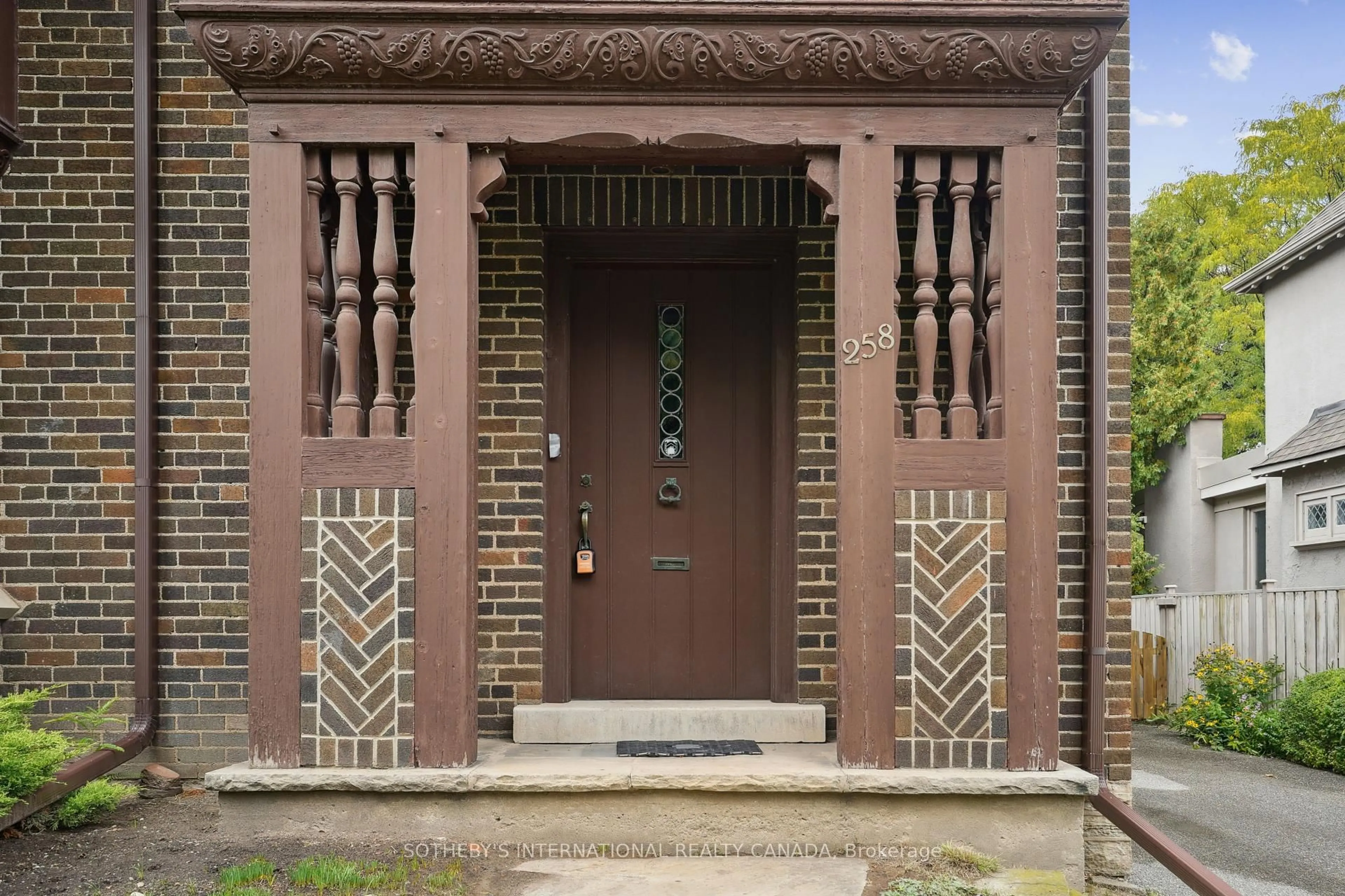 Home with brick exterior material, street for 258 Lytton Blvd, Toronto Ontario M5N 1R6