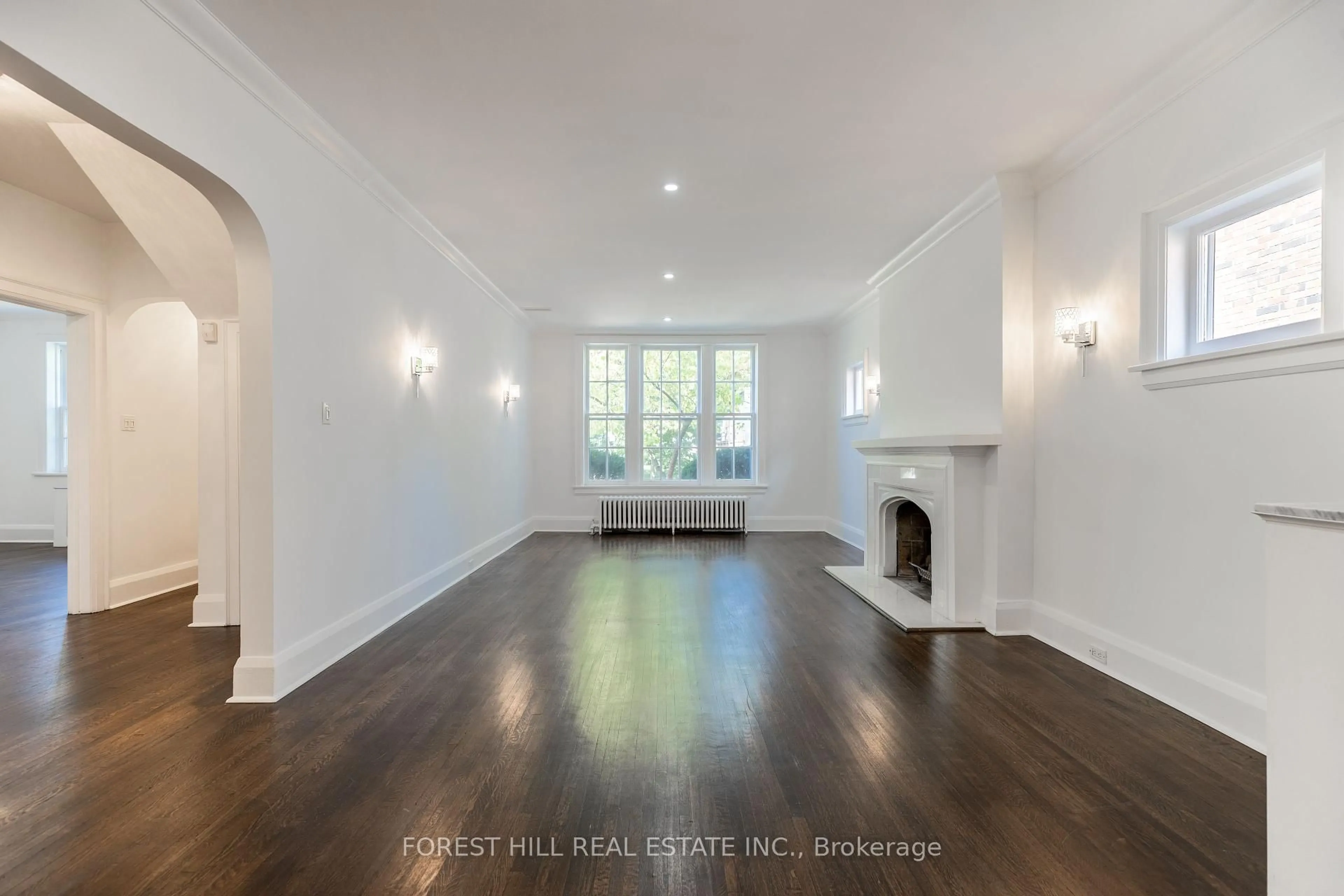 A pic of a room for 29 Whitehall Rd, Toronto Ontario M4W 2C5