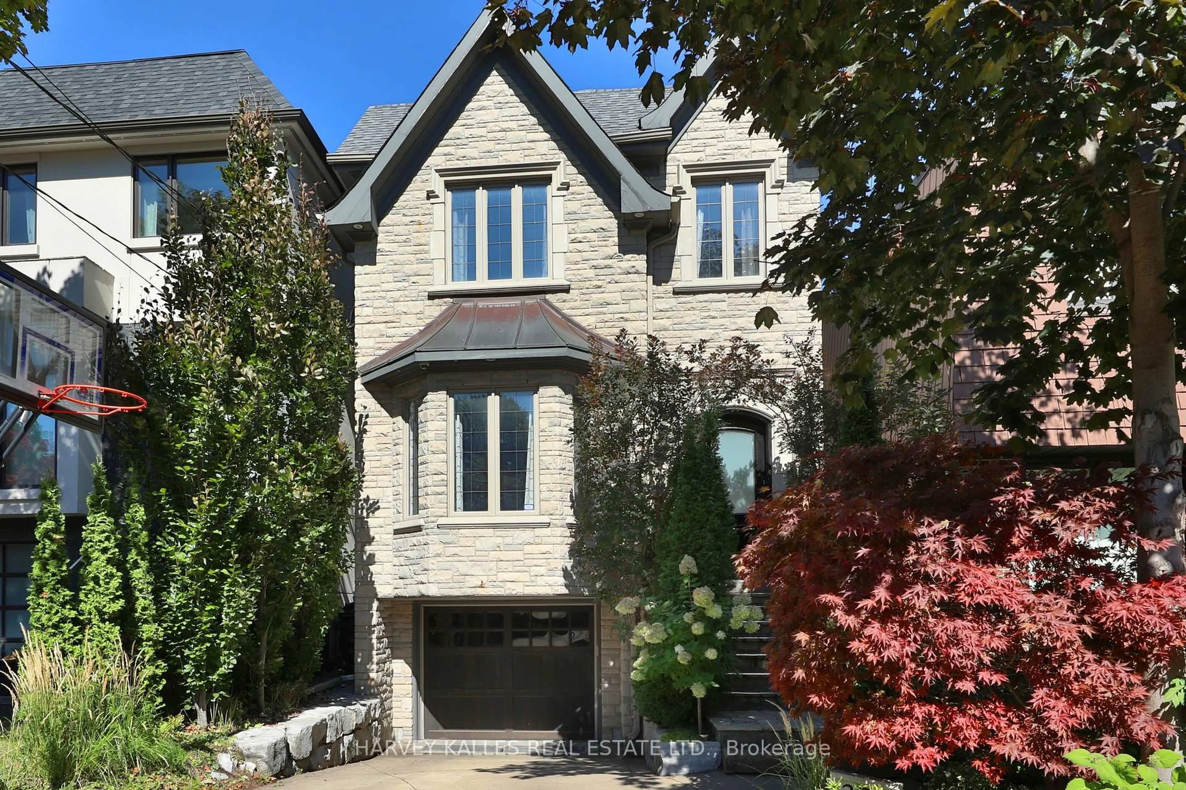 Home with brick exterior material, street for 370 Douglas Ave, Toronto Ontario M5M 1H4