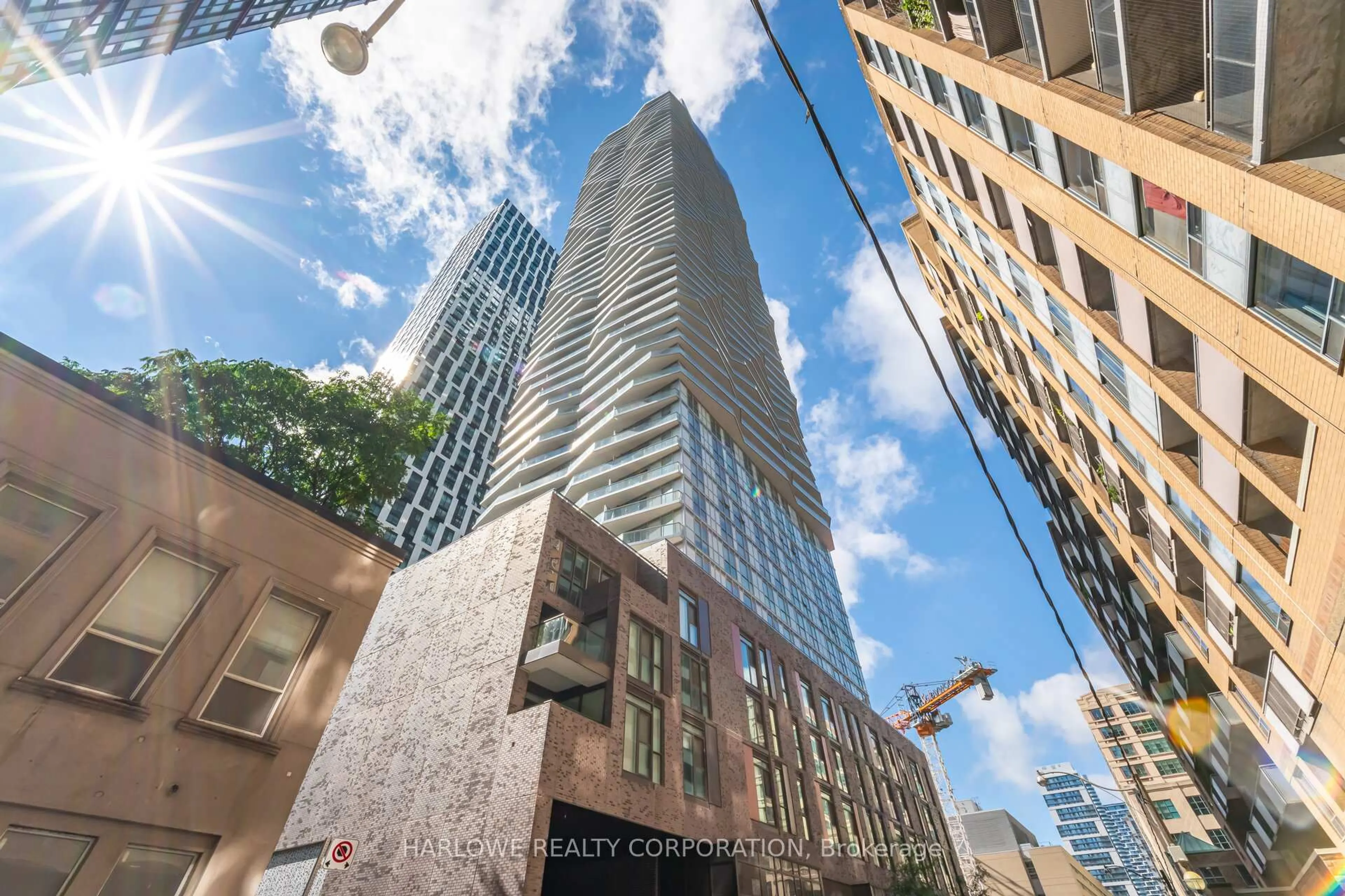A pic from outside/outdoor area/front of a property/back of a property/a pic from drone, city buildings view from balcony for 100 Dalhousie St #904, Toronto Ontario M5B 0C7
