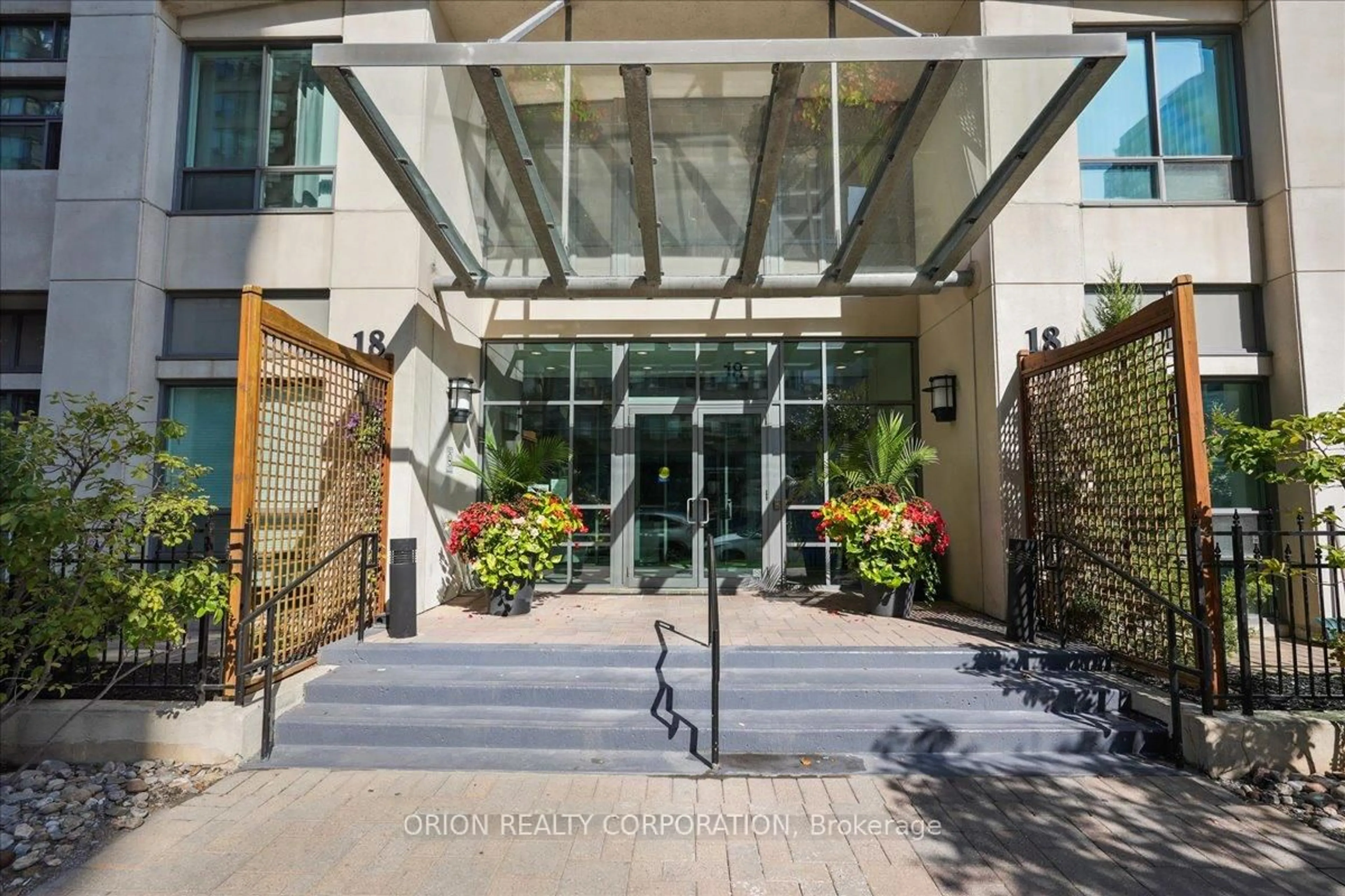 Indoor foyer for 18 Spring Garden Ave #2307, Toronto Ontario M2N 7M2