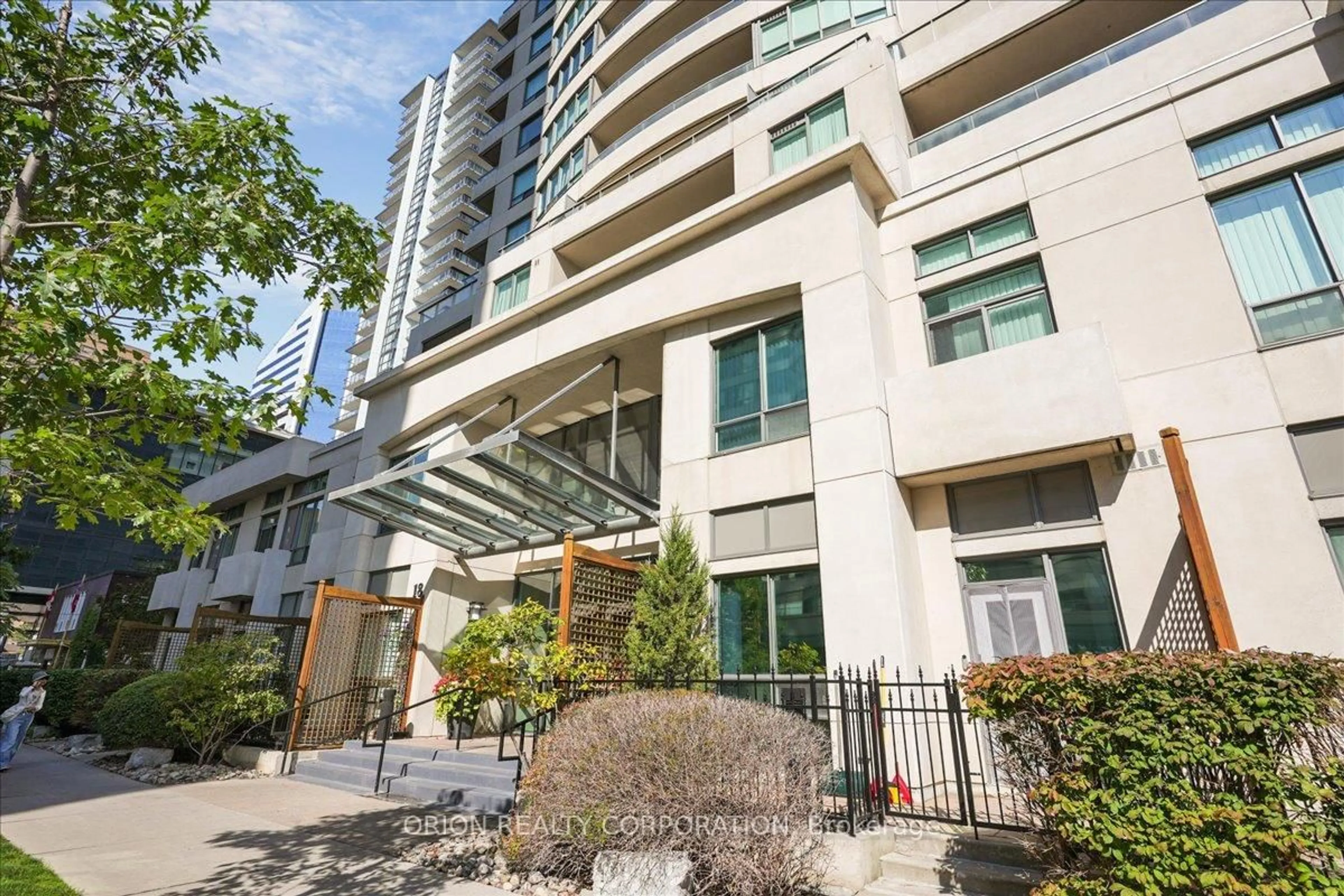 Indoor foyer for 18 Spring Garden Ave #2307, Toronto Ontario M2N 7M2