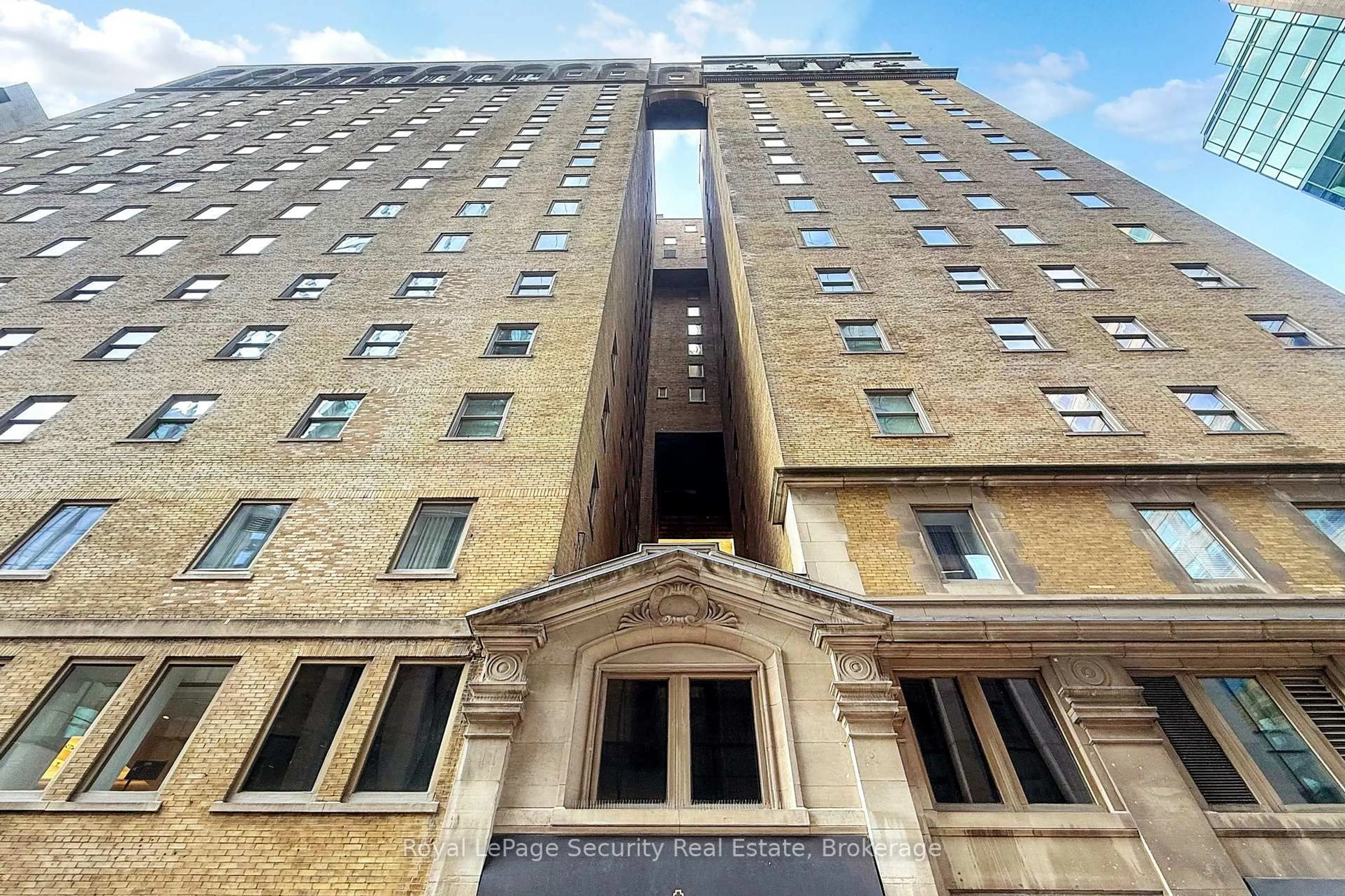 Patio, building for 22 Leader Lane #323, Toronto Ontario M5E 0B2