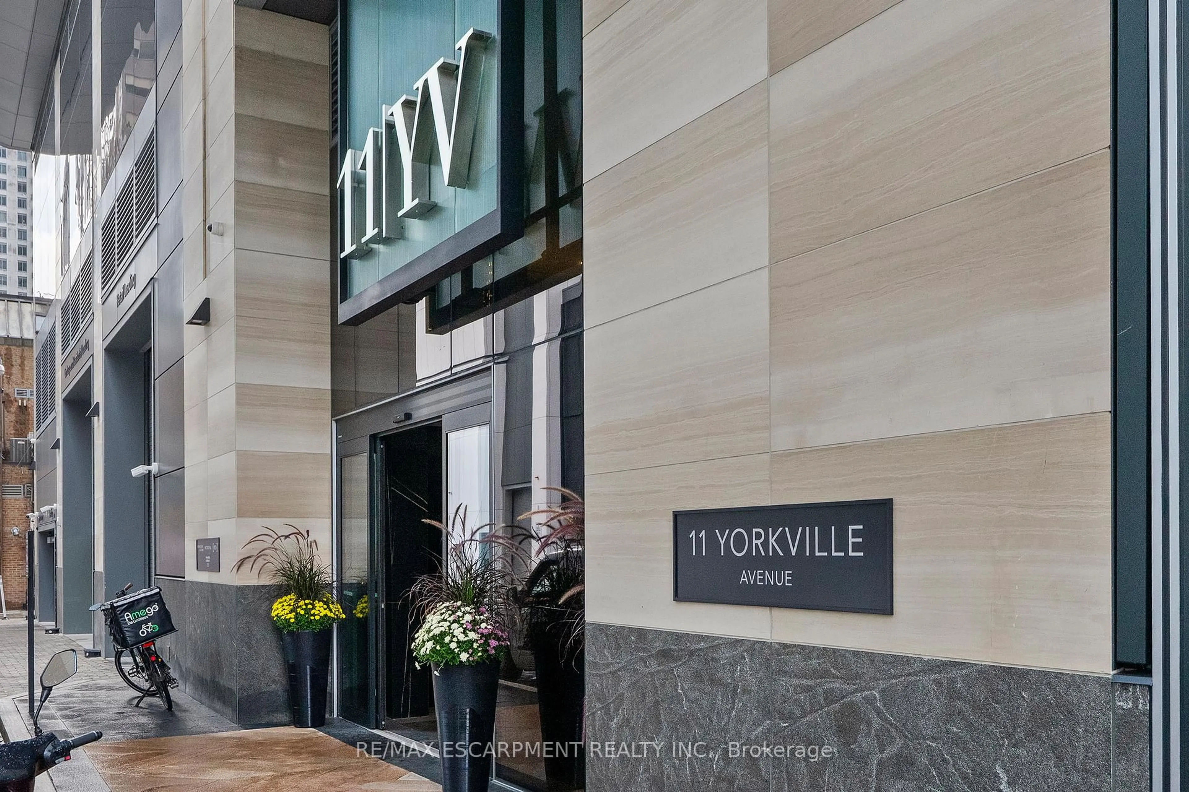 Lobby for 11 Yorkville Ave #2113, Toronto Ontario M4W 1L2