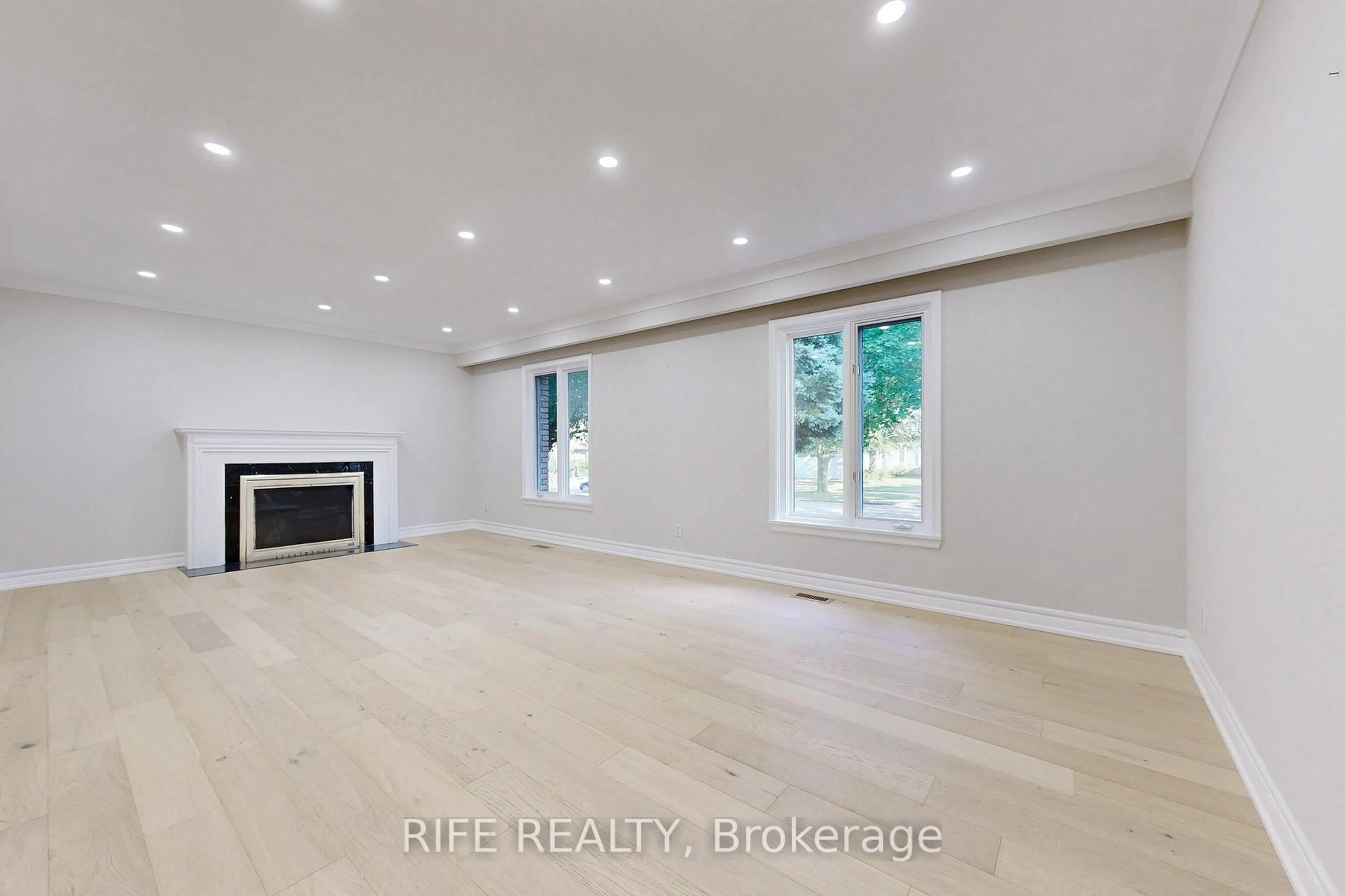A pic of a room for 8 Elliotwood Crt, Toronto Ontario M2L 2P9
