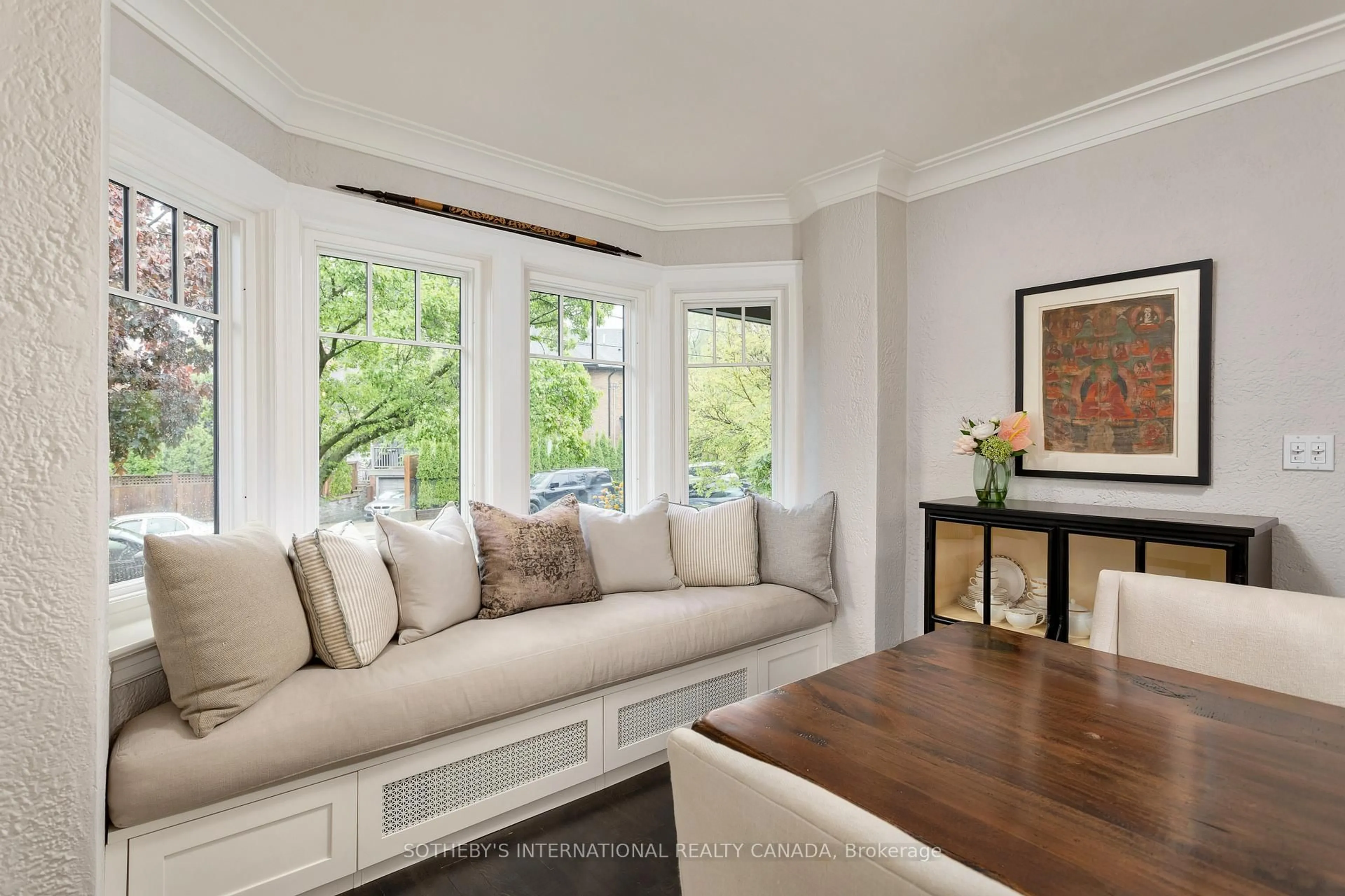 Living room with furniture, wood/laminate floor for 42 McNairn Ave, Toronto Ontario M5M 2H5
