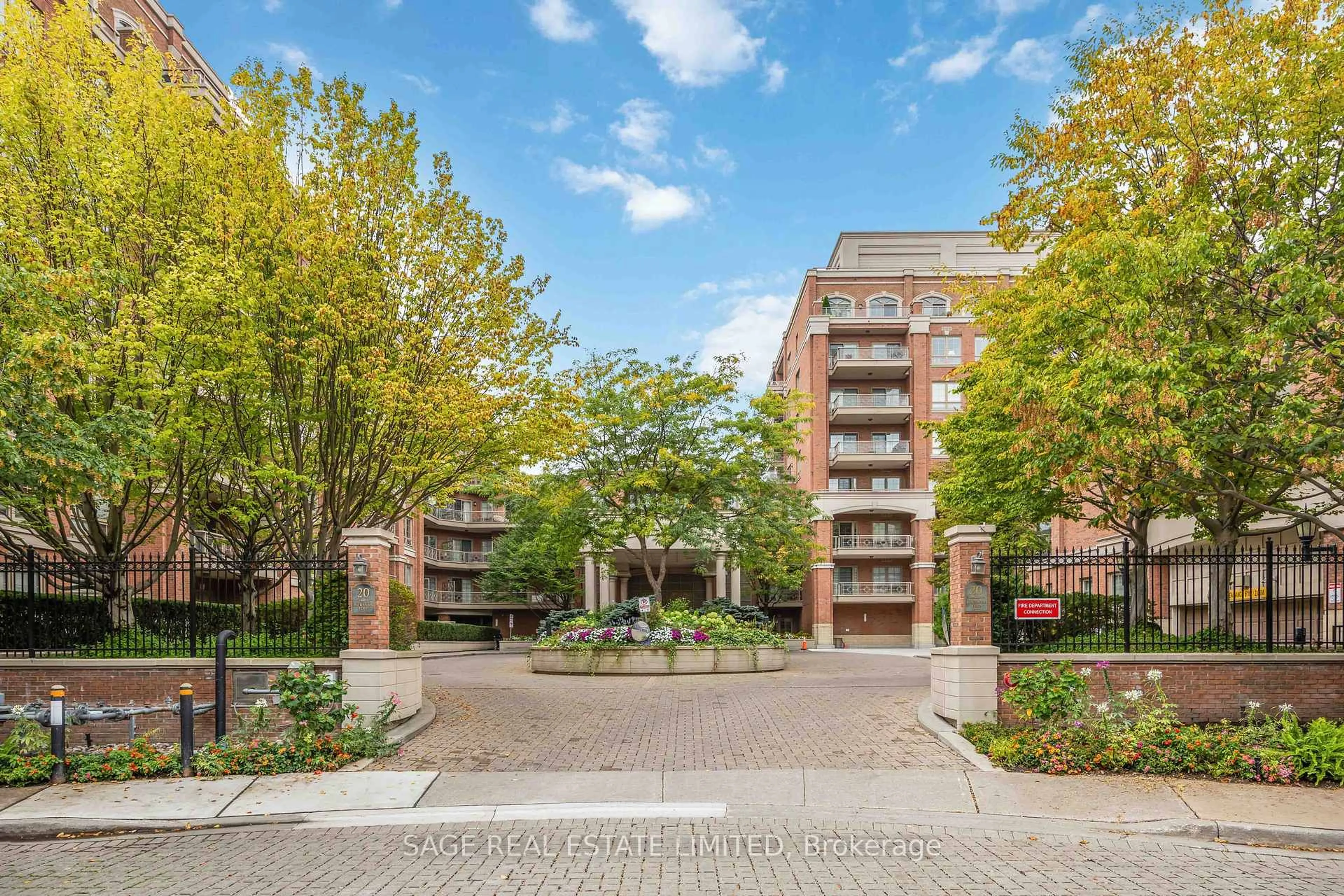 Patio, street for 20 Burkebrook Pl #212, Toronto Ontario M4G 0A1