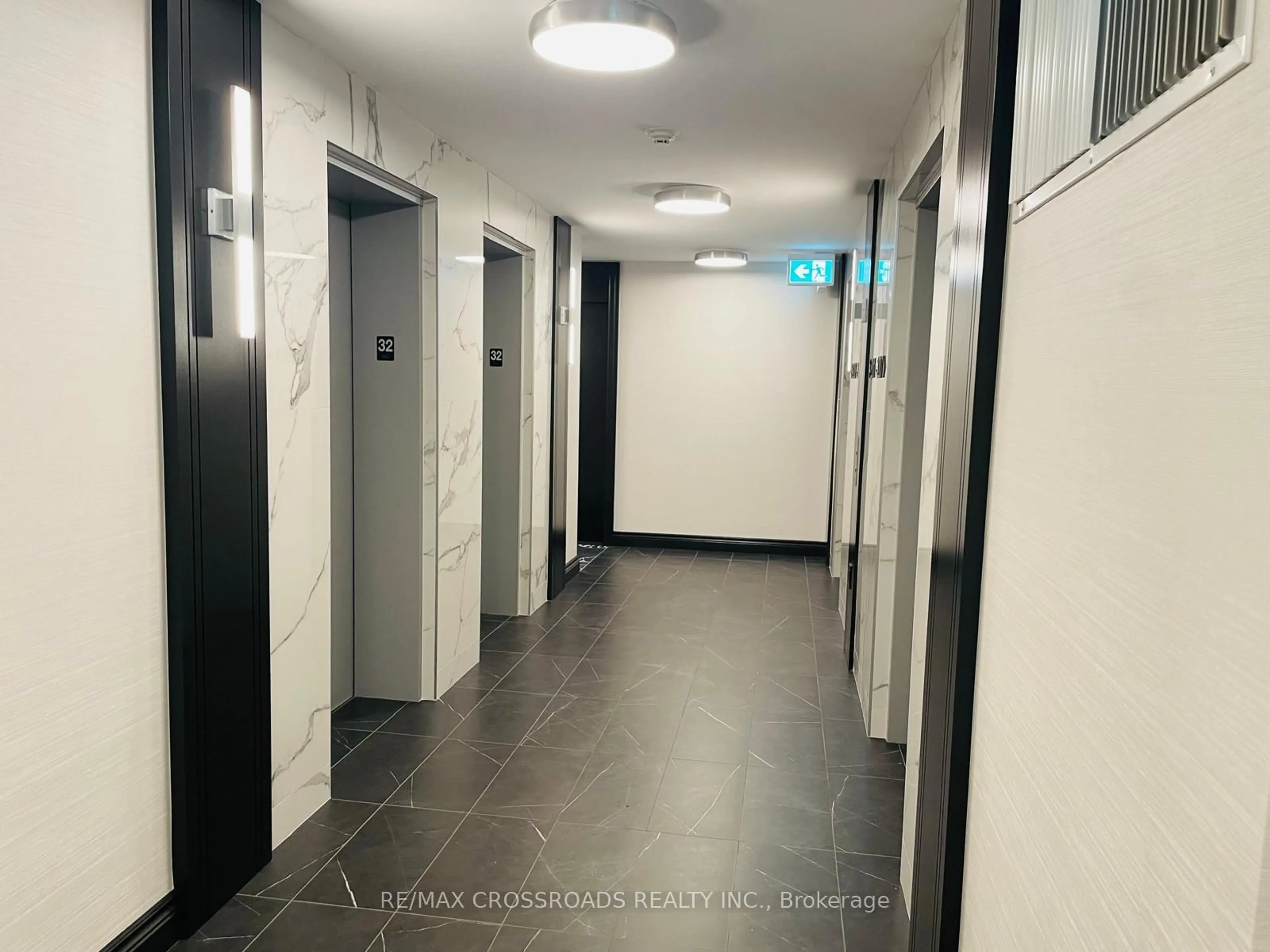 Unknown for 19 Grand Trunk Cres #3207, Toronto Ontario M5J 3A3